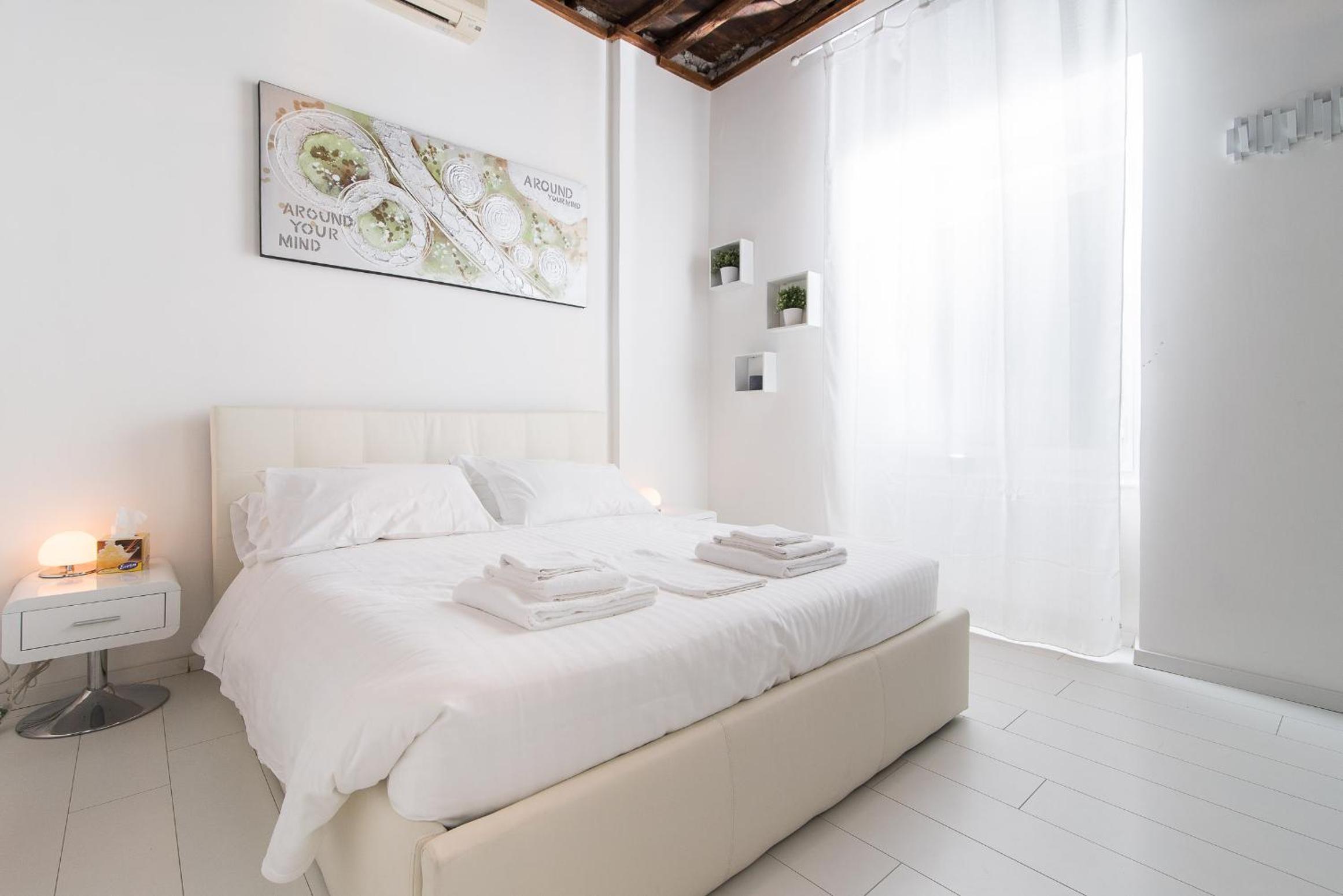White Ostilia Apartments