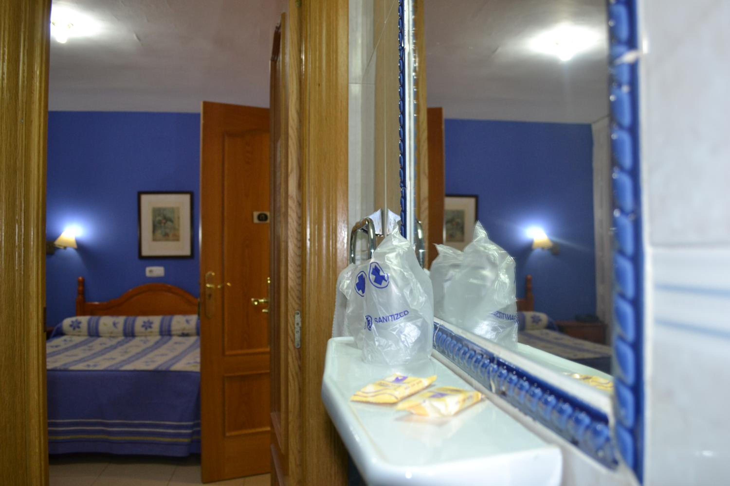 Hostal Al-Qazeres