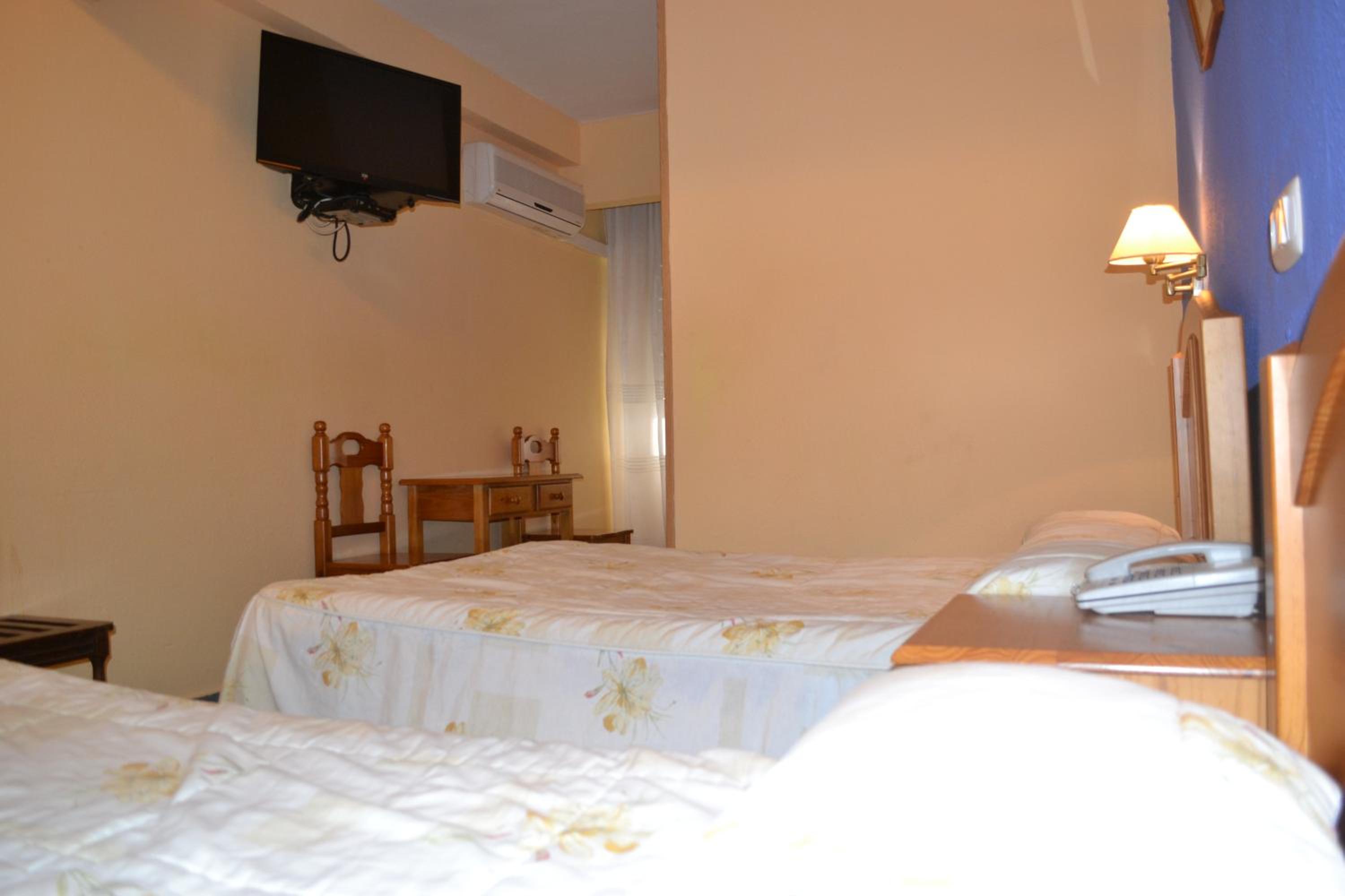 Hostal Al-Qazeres