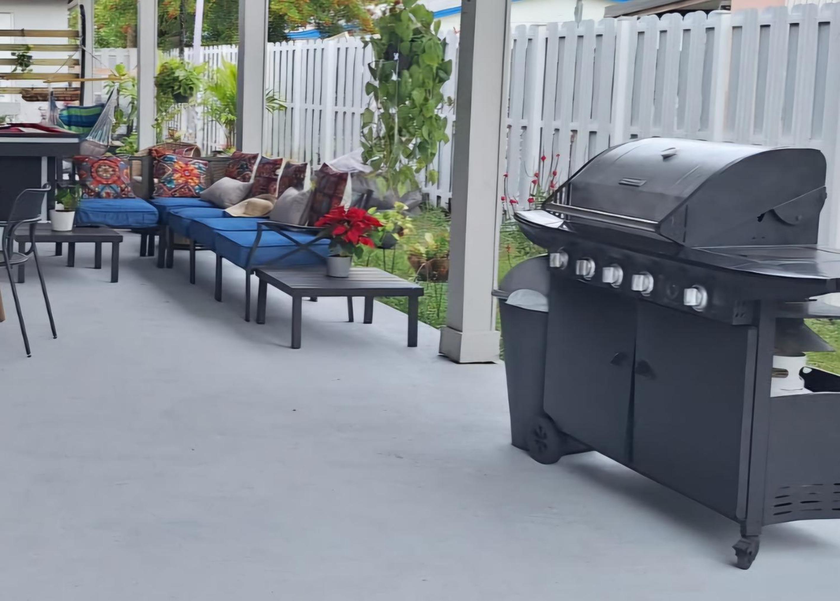 Luxury 3BR Duplex in Cutler Bay, Pool Table, BBQ, Terrace & Free Parking