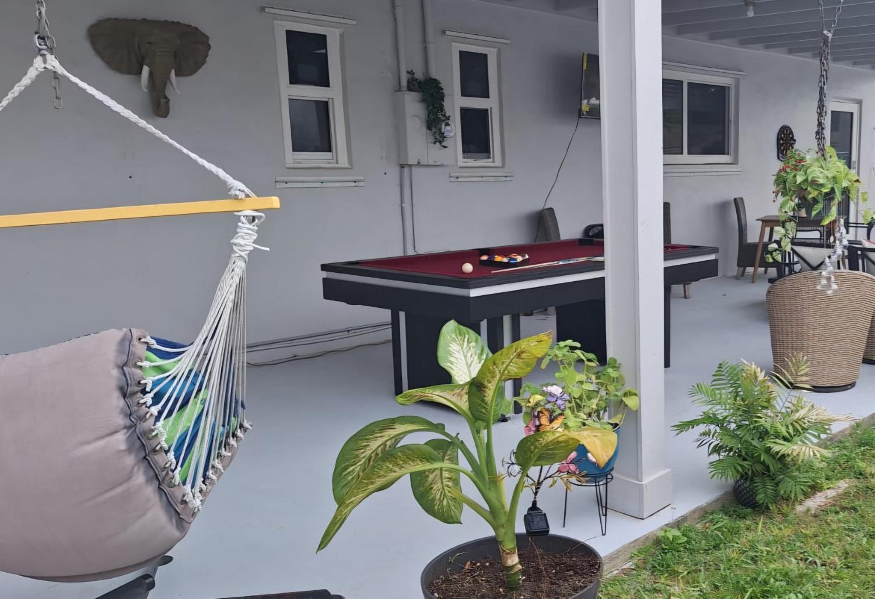 Luxury 3BR Duplex in Cutler Bay, Pool Table, BBQ, Terrace & Free Parking