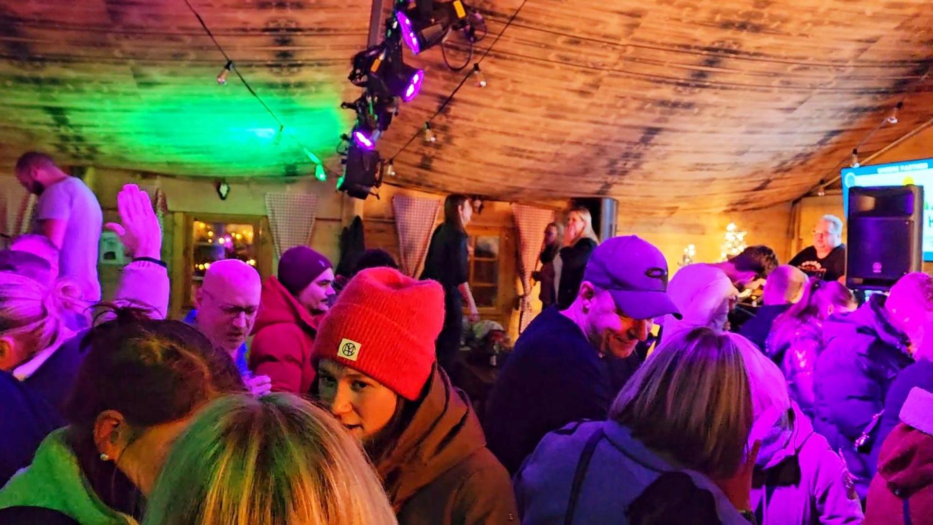 Winterberg Appartement 6 Pers aan Skilift grootste Skigebied nabij Bikepark Unieke locatie met zeer rustige tuin in het bos en het gezellige centrum leuke 