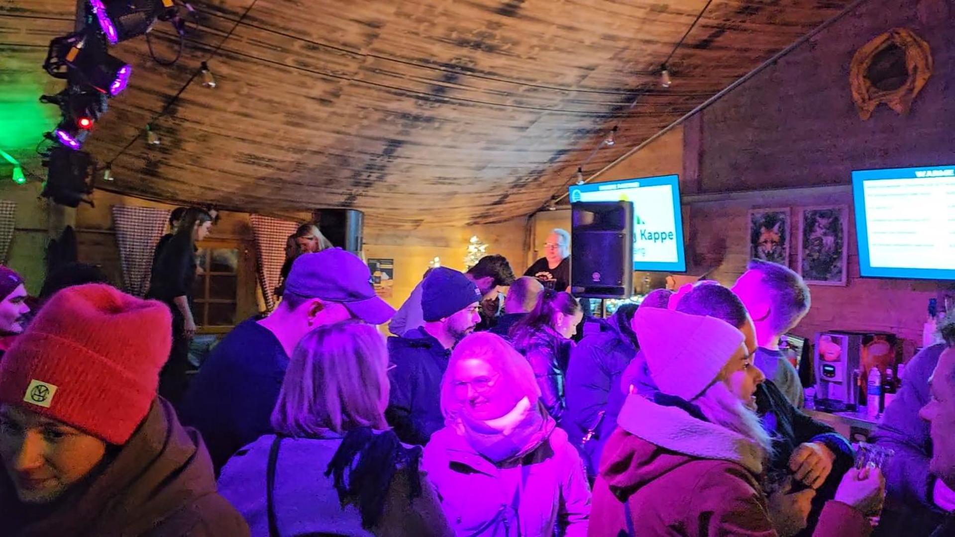 Winterberg Appartement 6 Pers aan Skilift grootste Skigebied nabij Bikepark Unieke locatie met zeer rustige tuin in het bos en het gezellige centrum leuke 