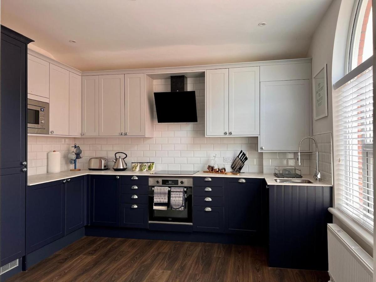 Stunning 2 bedroomed apartment on Allerton Road, Sleeps 4