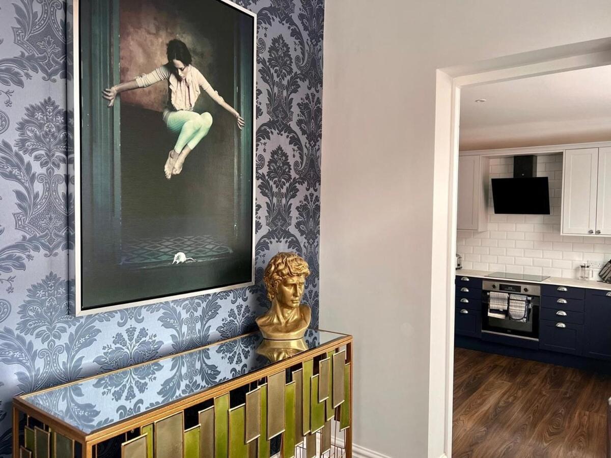 Stunning 2 bedroomed apartment on Allerton Road, Sleeps 4