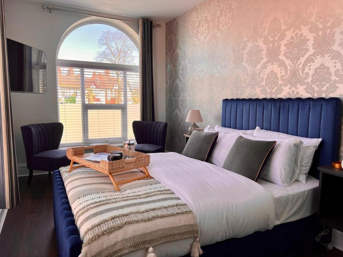 Stunning 2 bedroomed apartment on Allerton Road, Sleeps 4