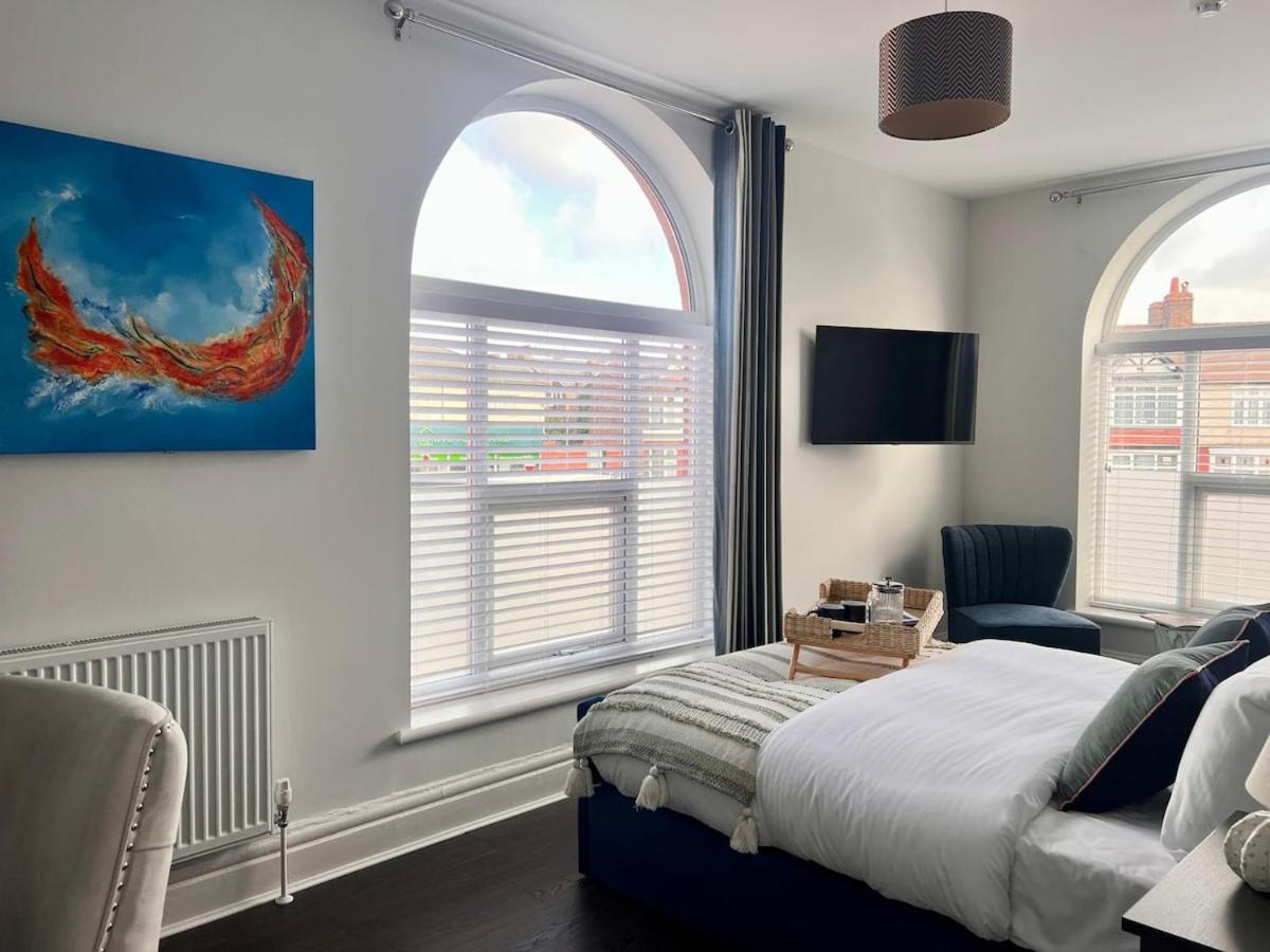 Stunning 2 bedroomed apartment on Allerton Road, Sleeps 4