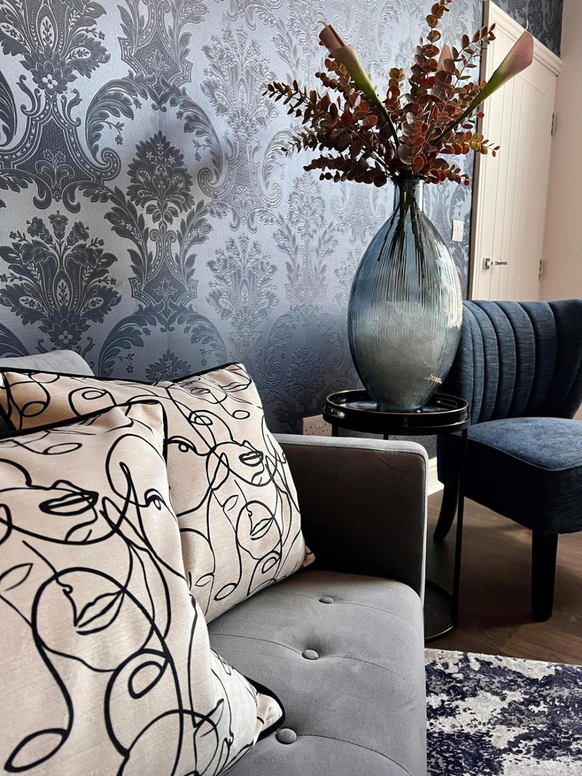 Stunning 2 bedroomed apartment on Allerton Road, Sleeps 4