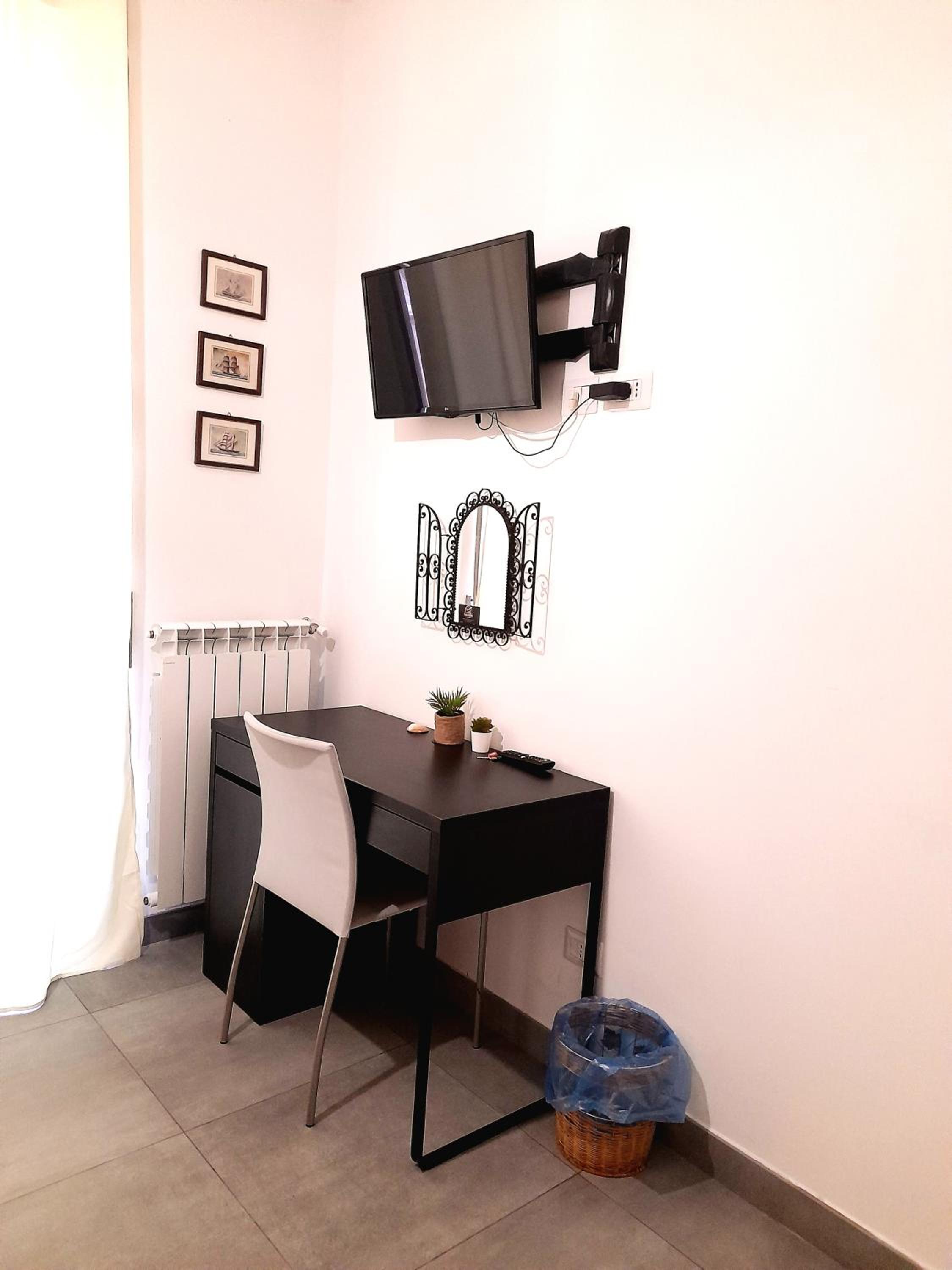 -L' Oasi Del Turista, Room 4- CENTRAL STATION