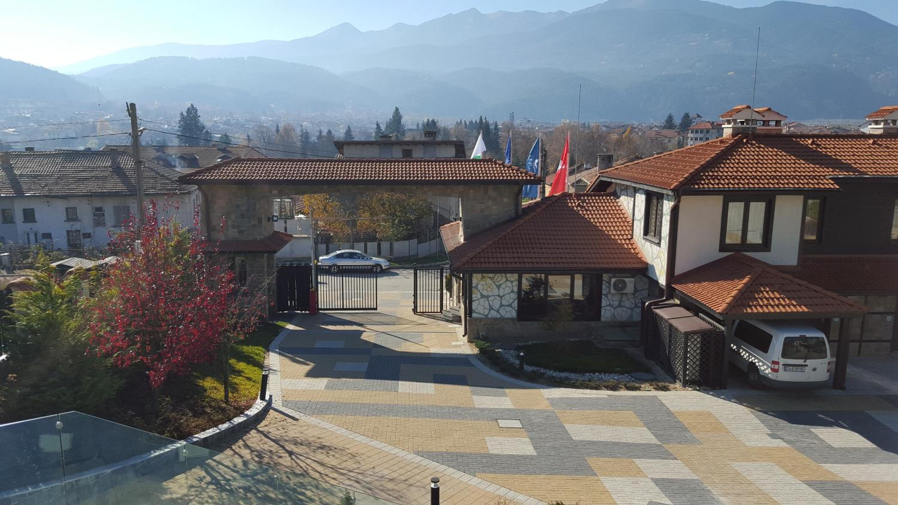 Къщи за гости КООП Добринище - Holiday Villages COOP Dobrinishte