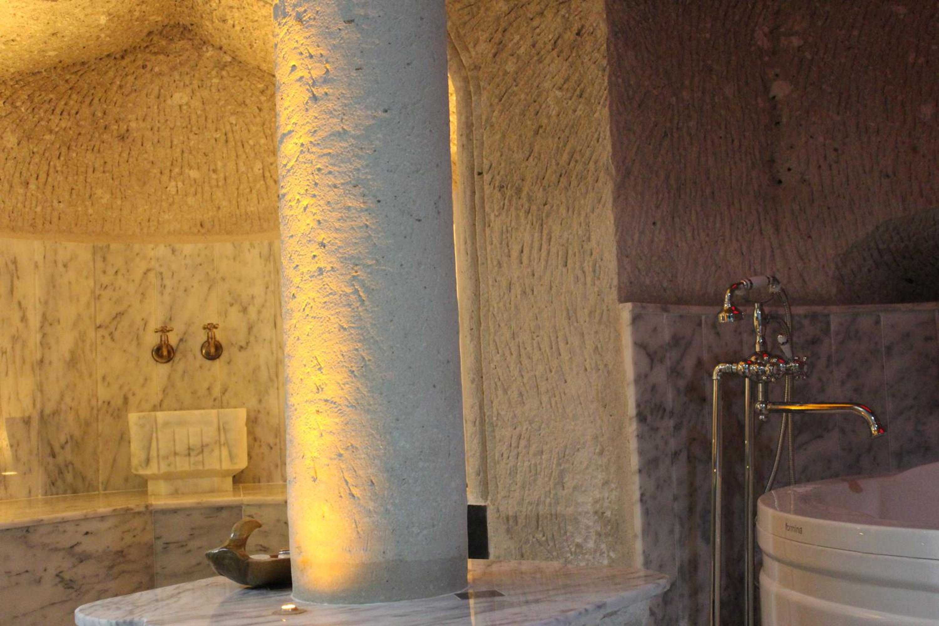 Local Cave House Hotel - Image 17