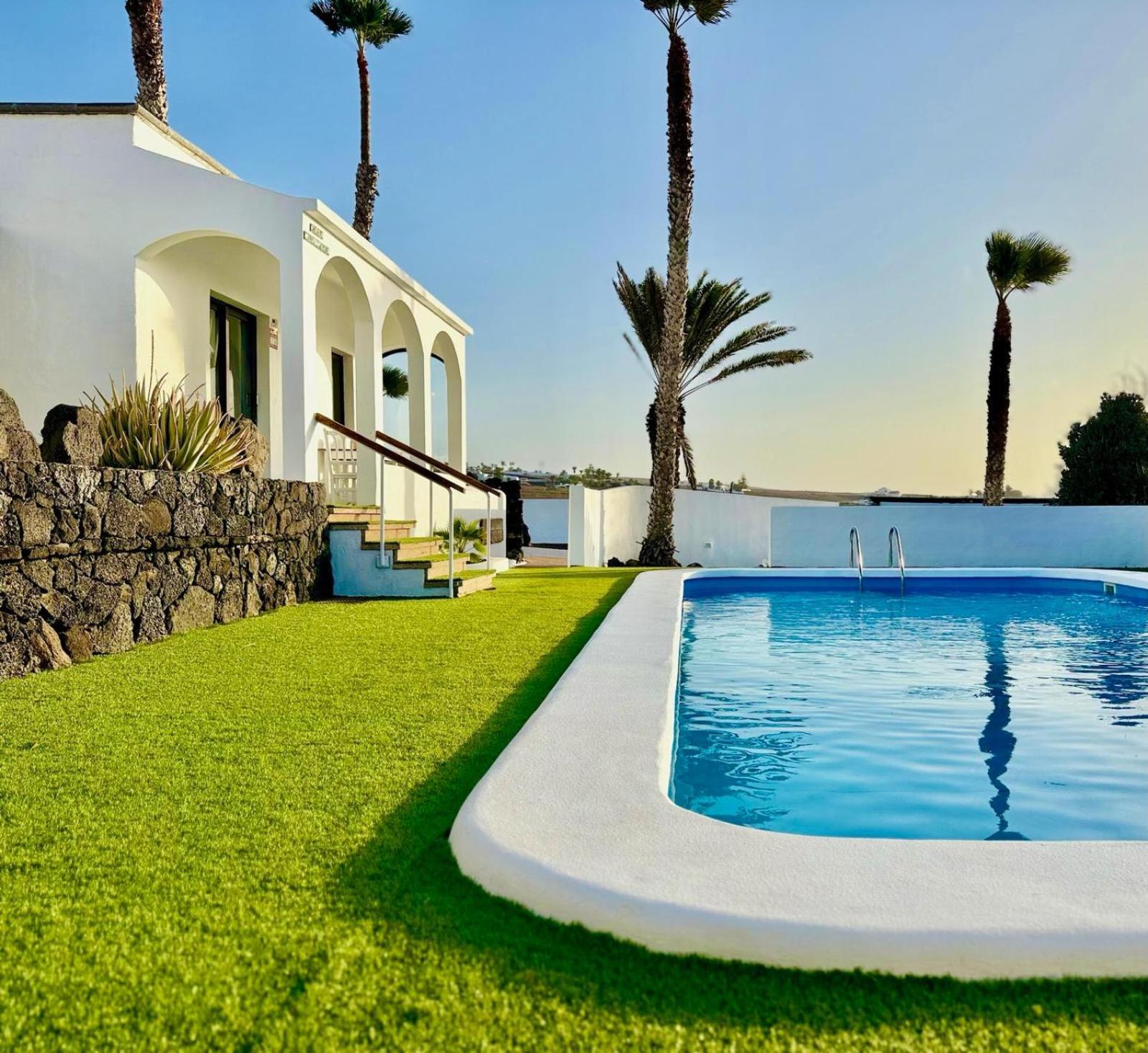 Canaryislandshost l Olympica