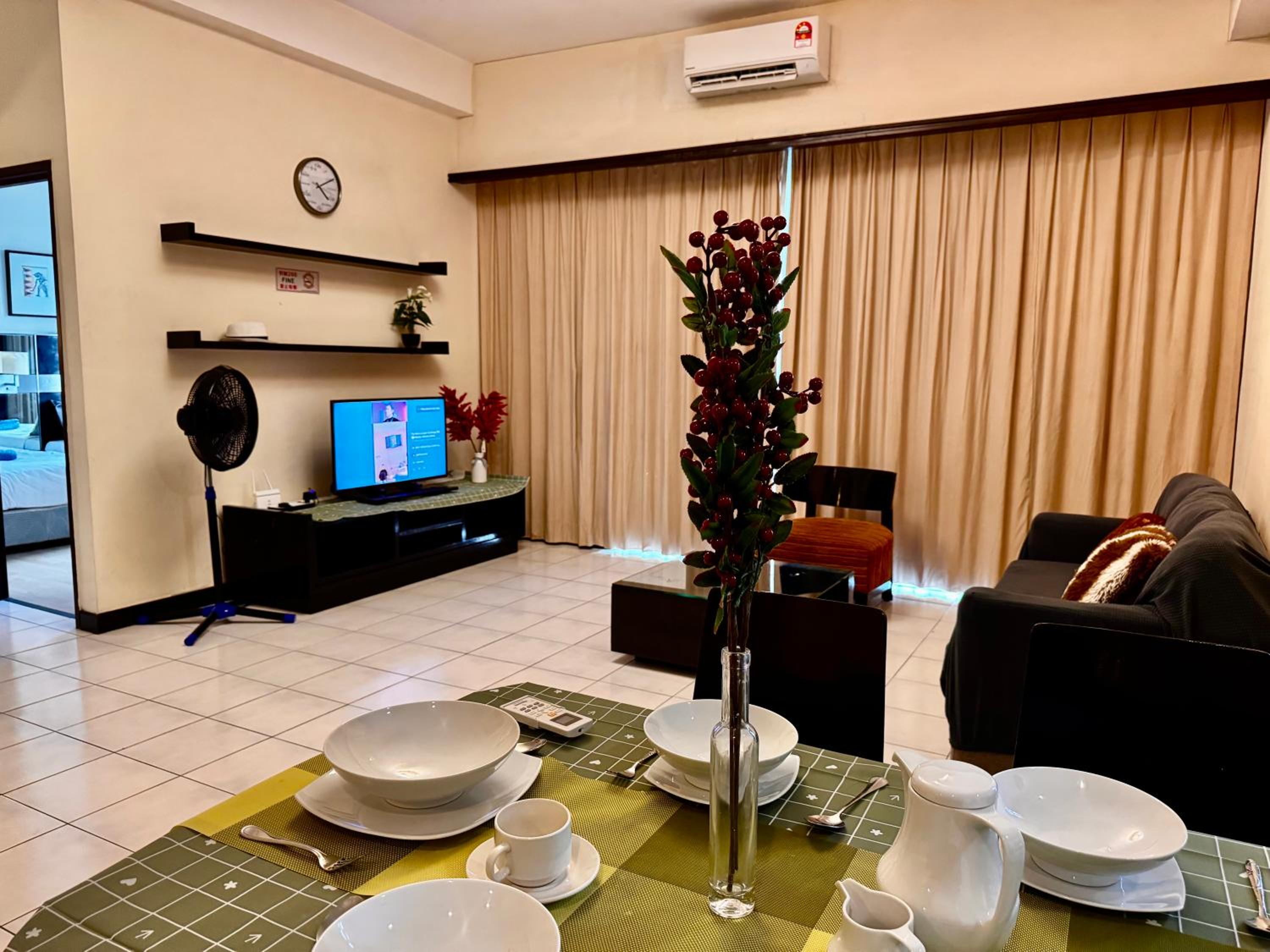 1211 Seri Bukit Ceylon KLCC 5 minutes to Alor Street Pavilion Bukit Bintang 2R2B 8Pax