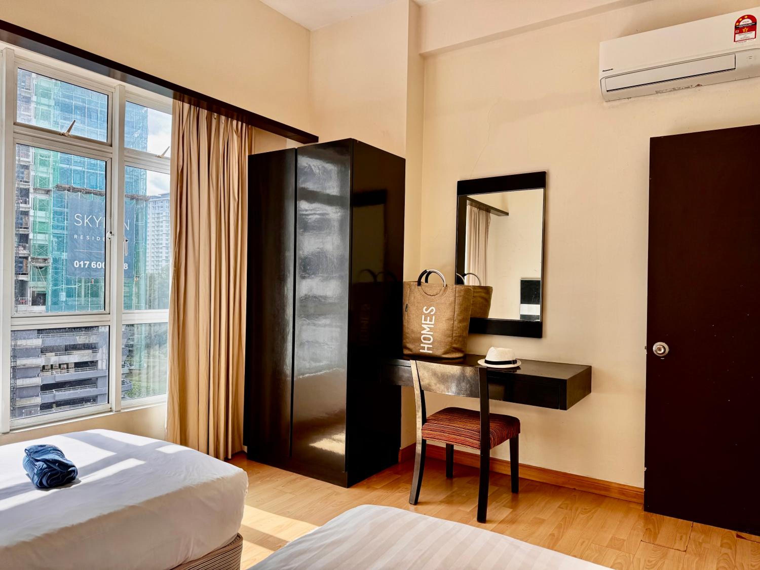 1211 Seri Bukit Ceylon KLCC 5 minutes to Alor Street Pavilion Bukit Bintang 2R2B 8Pax