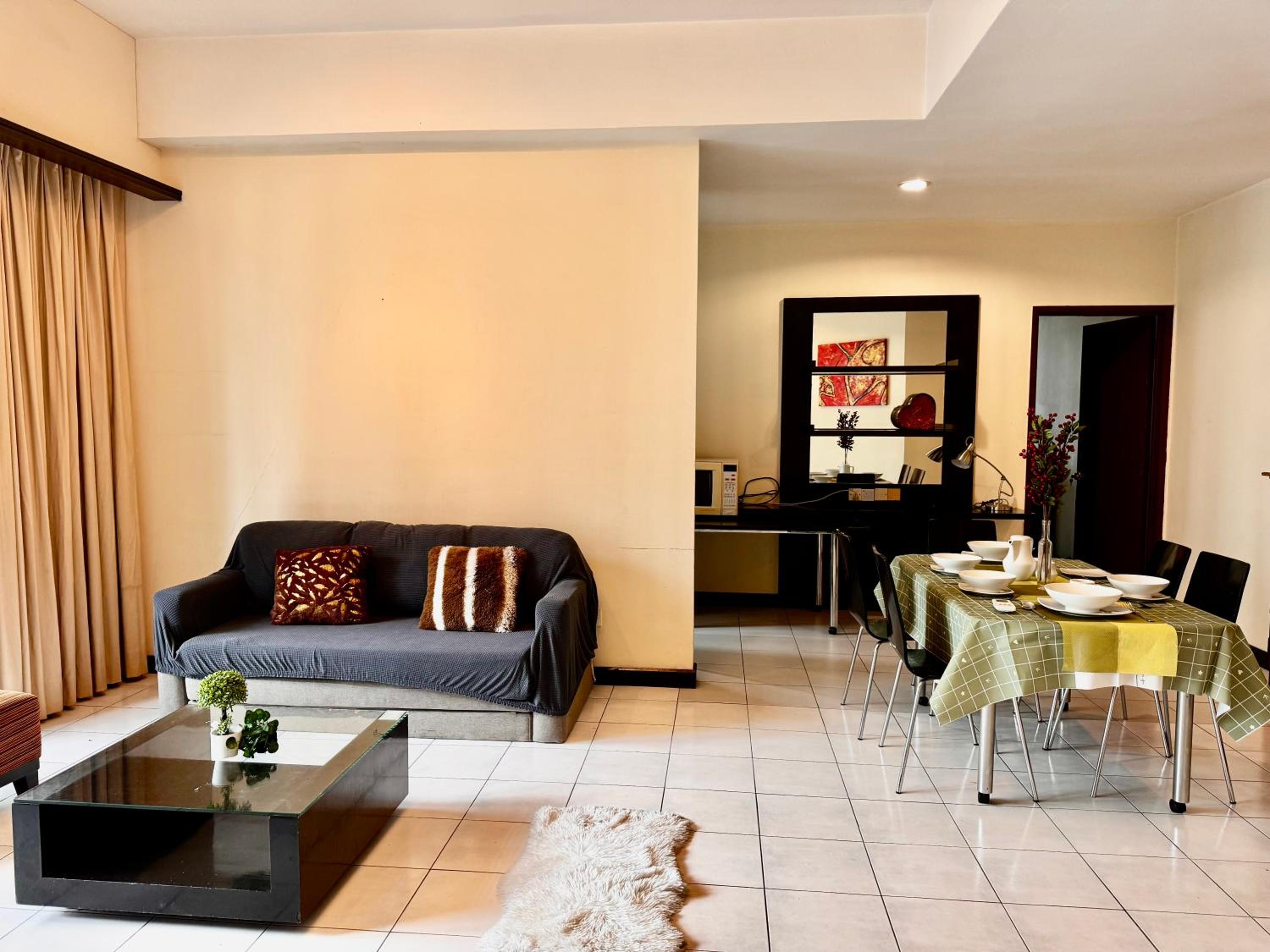 1211 Seri Bukit Ceylon KLCC 5 minutes to Alor Street Pavilion Bukit Bintang 2R2B 8Pax