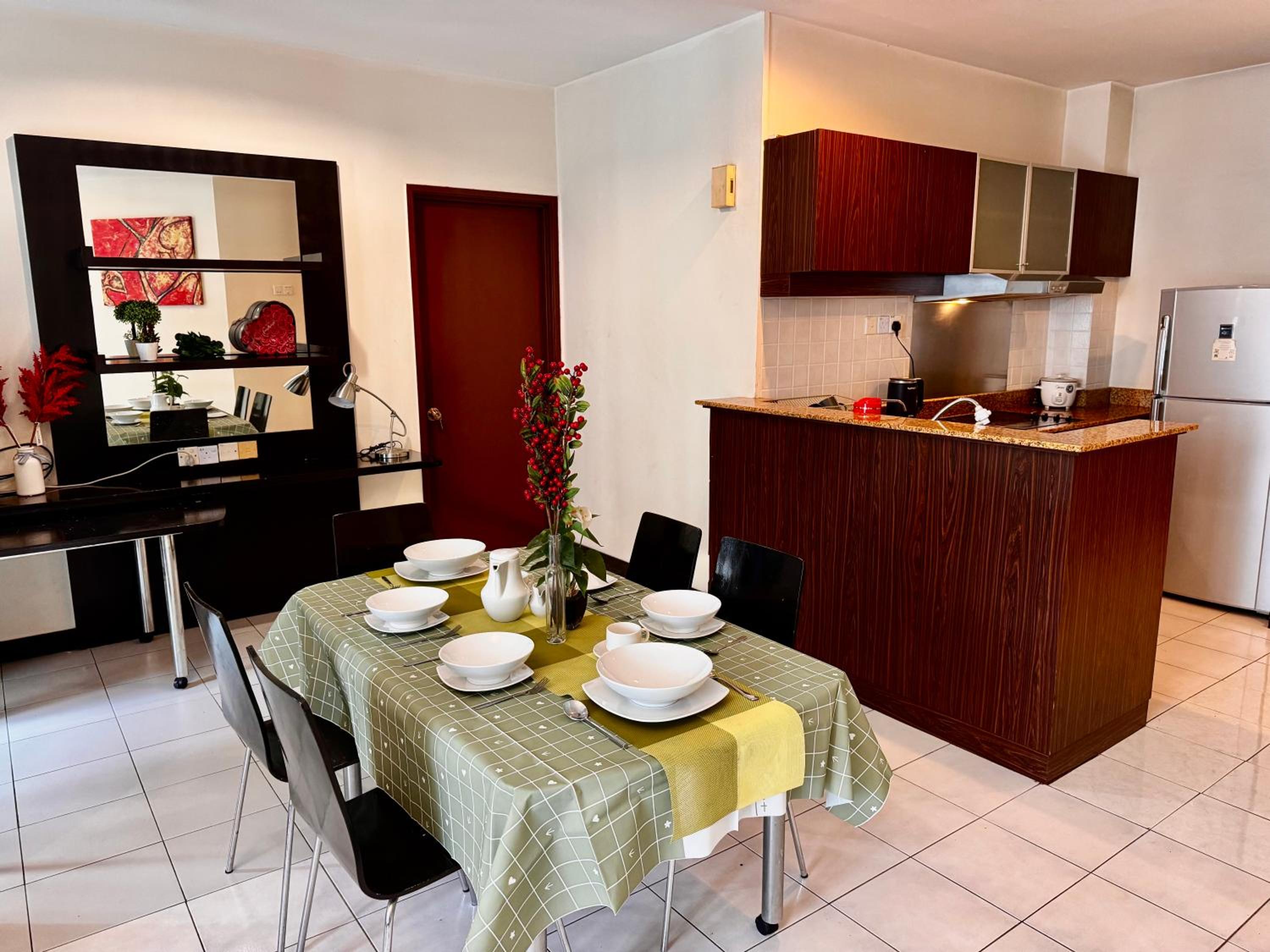 1211 Seri Bukit Ceylon KLCC 5 minutes to Alor Street Pavilion Bukit Bintang 2R2B 8Pax