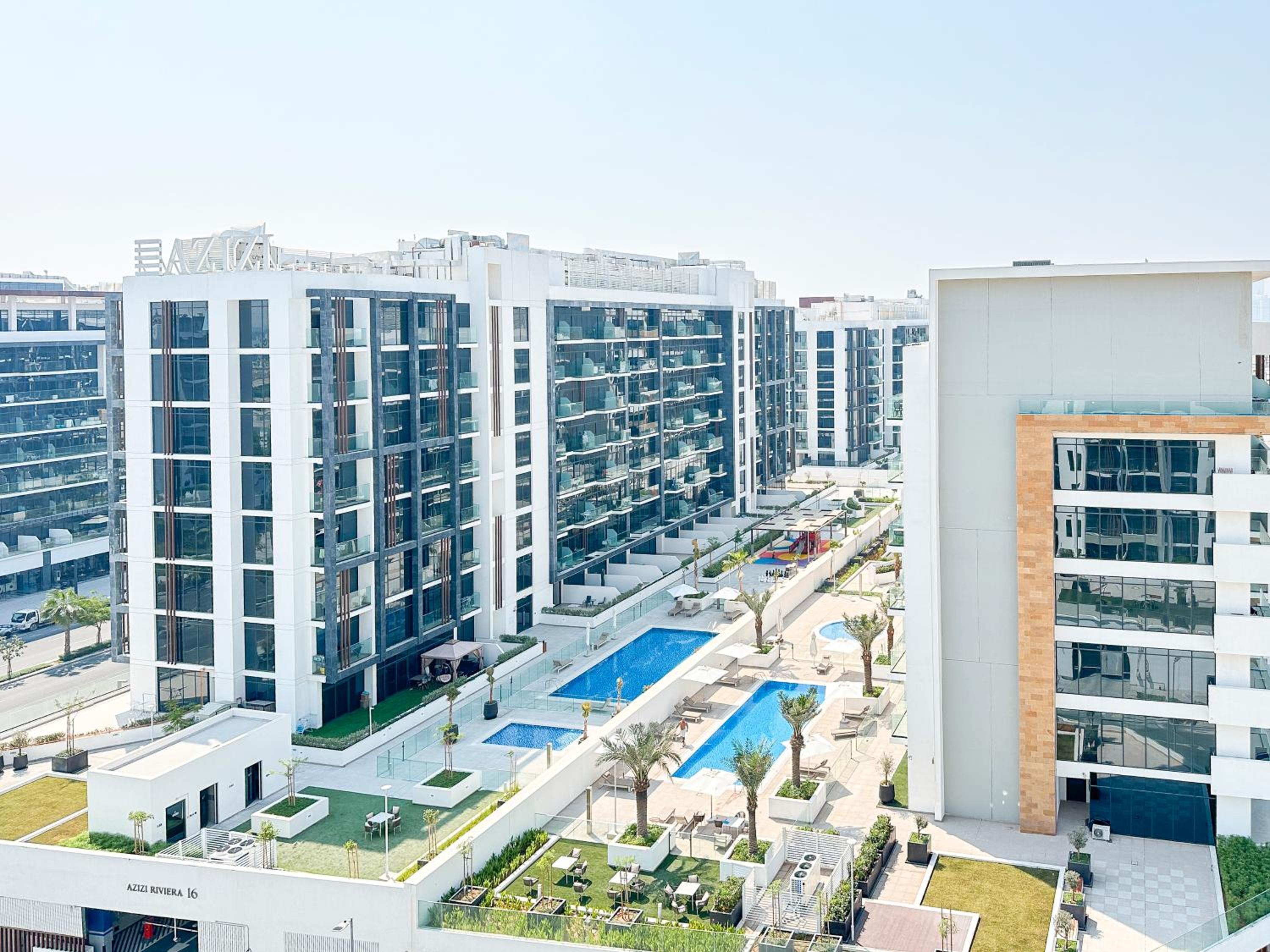 Luxury 3BR near to Downtown - Burj Khalifa & Pool Views - 10 min to Dubai Mall