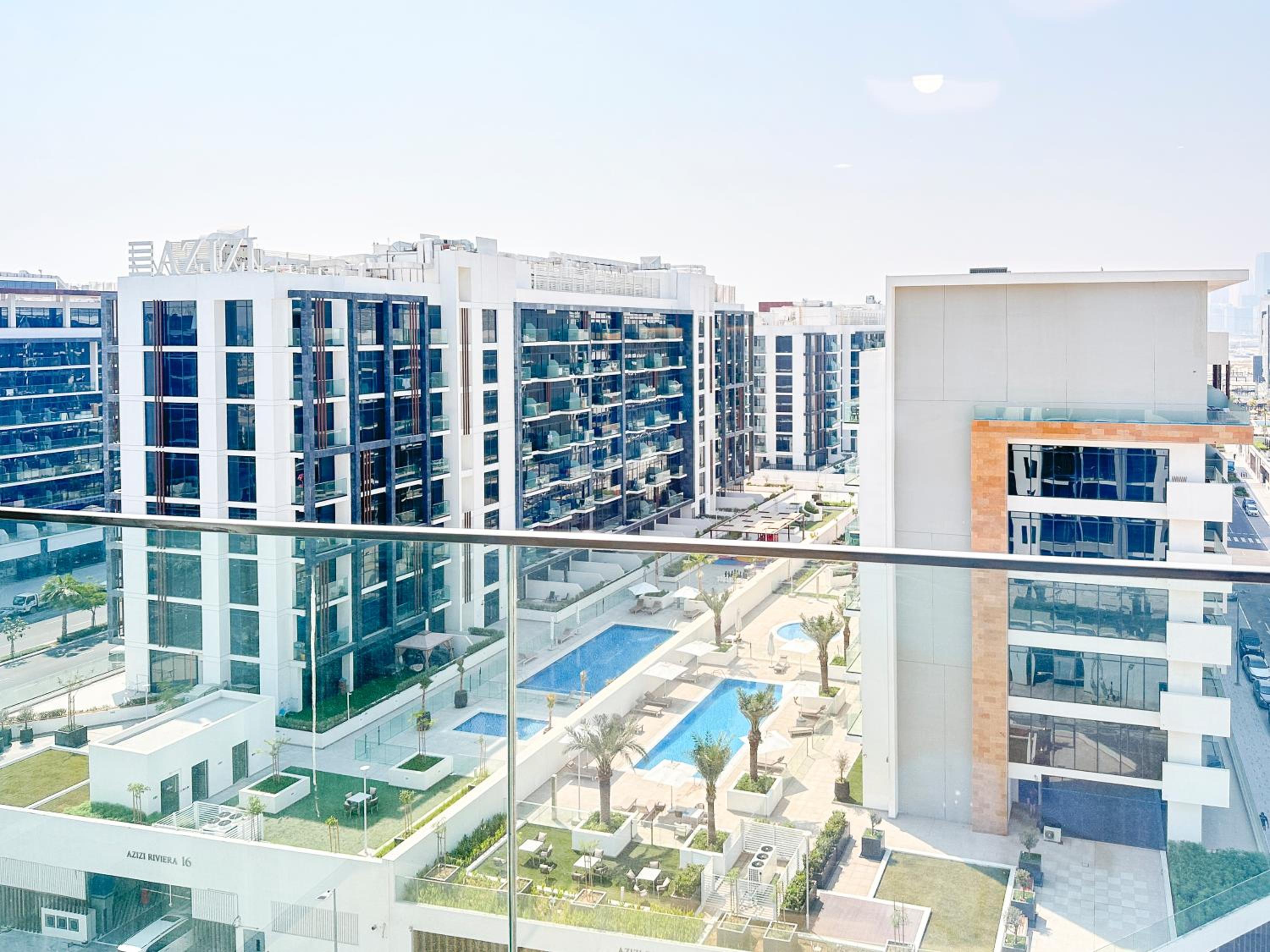 Luxury 3BR near to Downtown - Burj Khalifa & Pool Views - 10 min to Dubai Mall