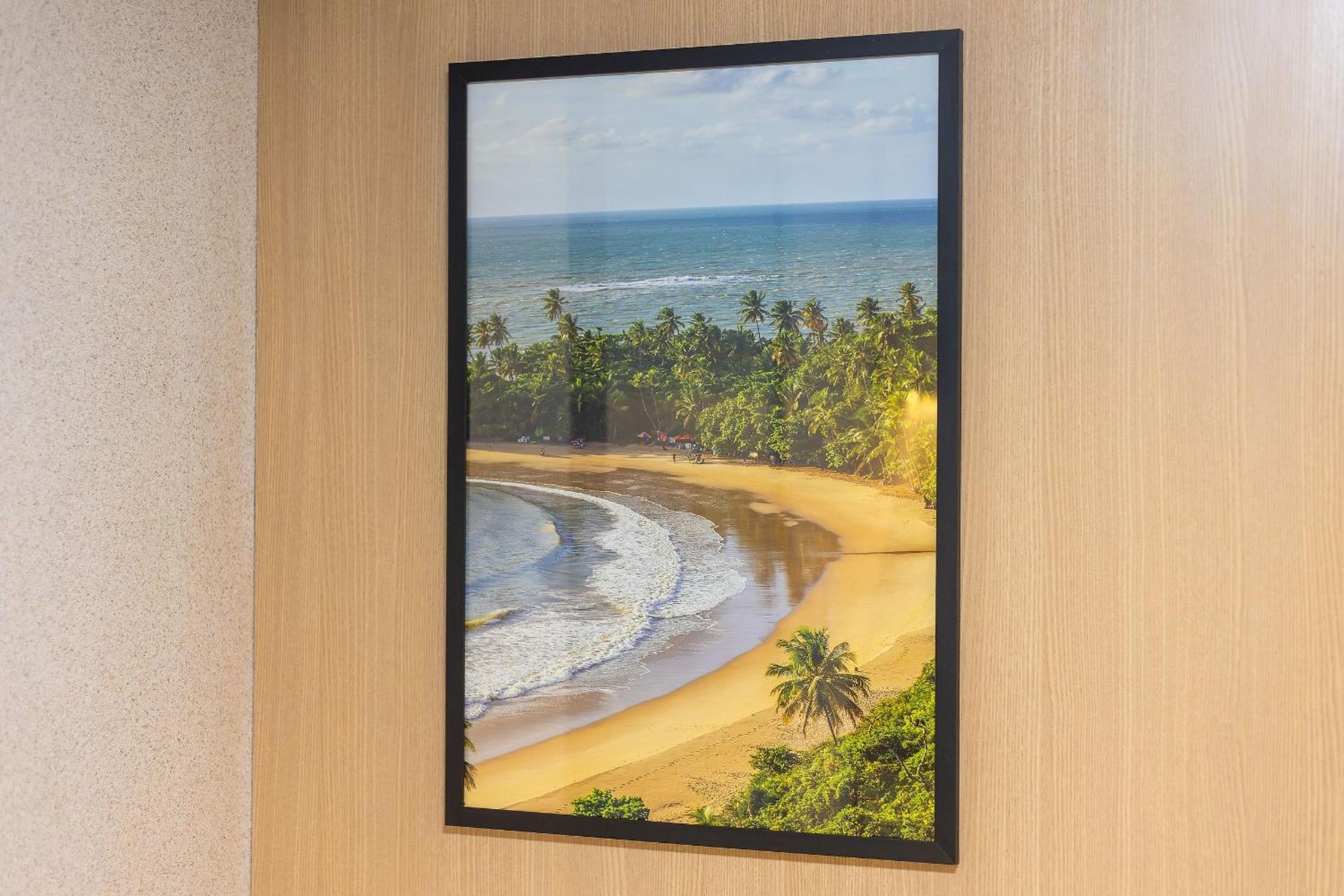 Breeze Residence#202 - Seafront by Carpediem