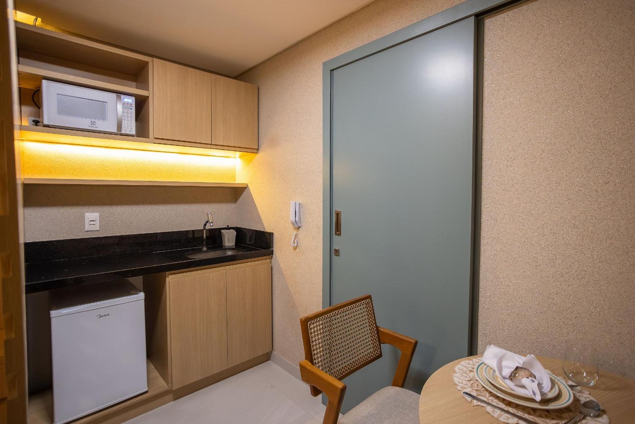 Breeze Residence#202 - Seafront by Carpediem