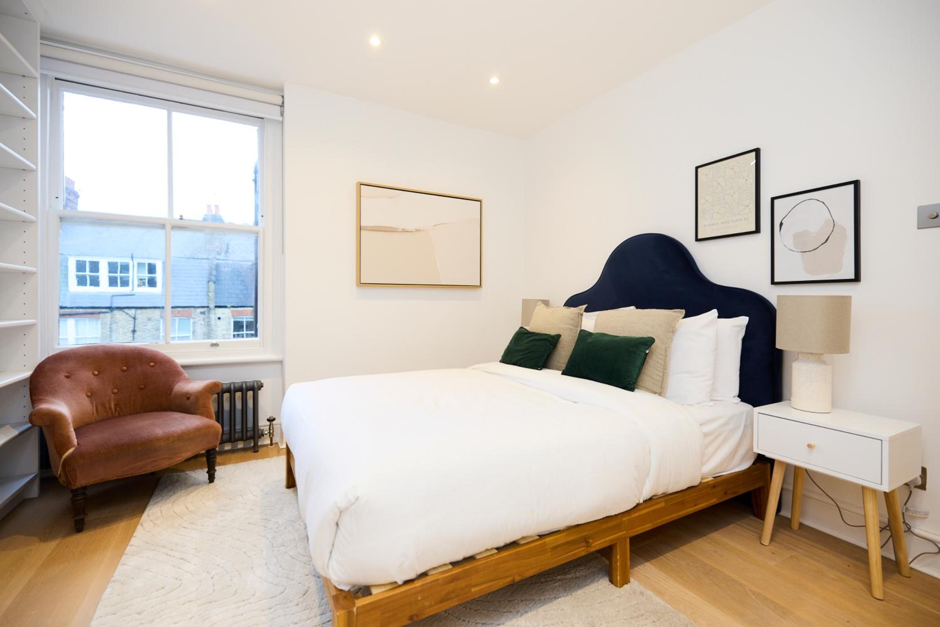 The Belsize Park Place - Charming 6BDR Home with Garden