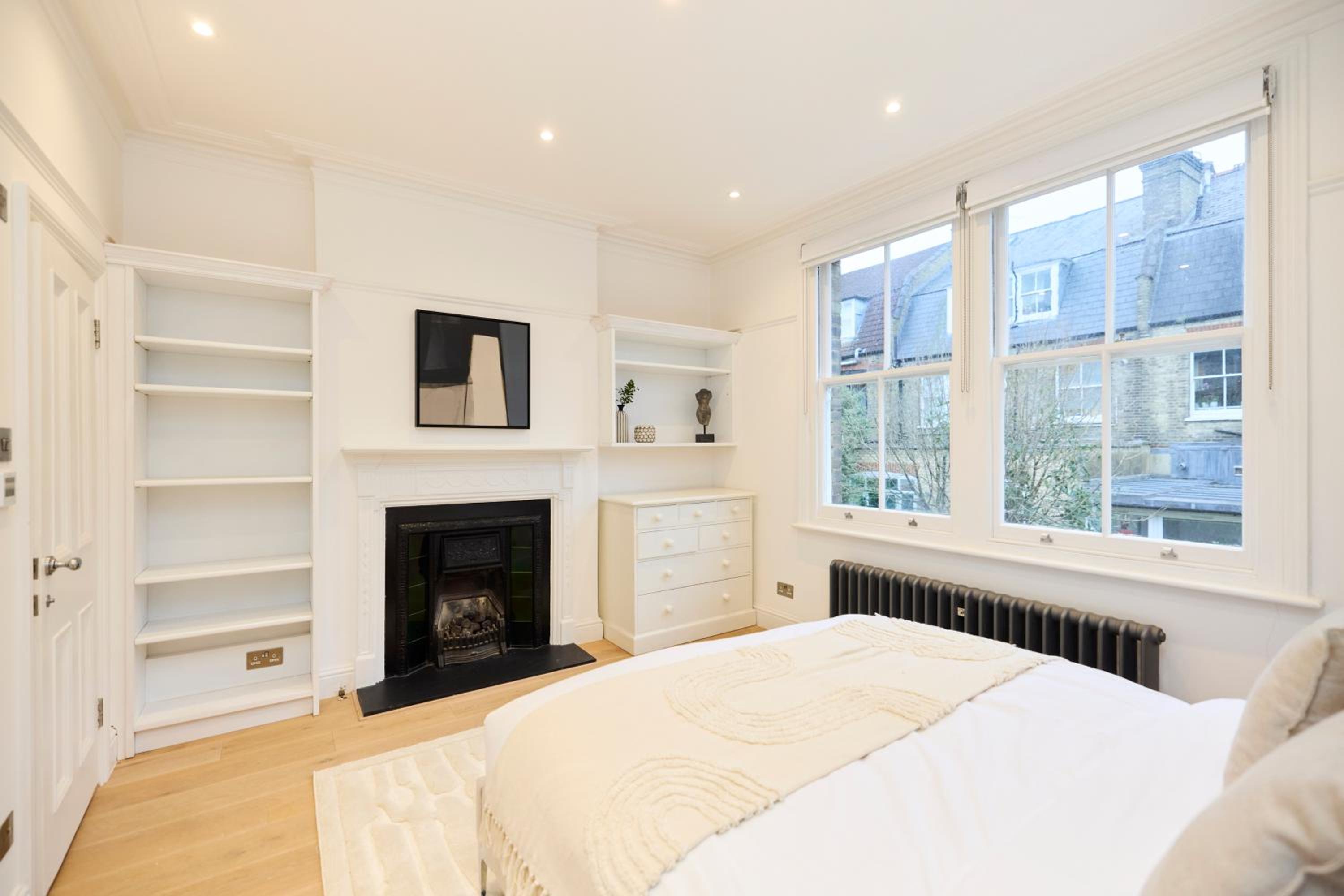 The Belsize Park Place - Charming 6BDR Home with Garden