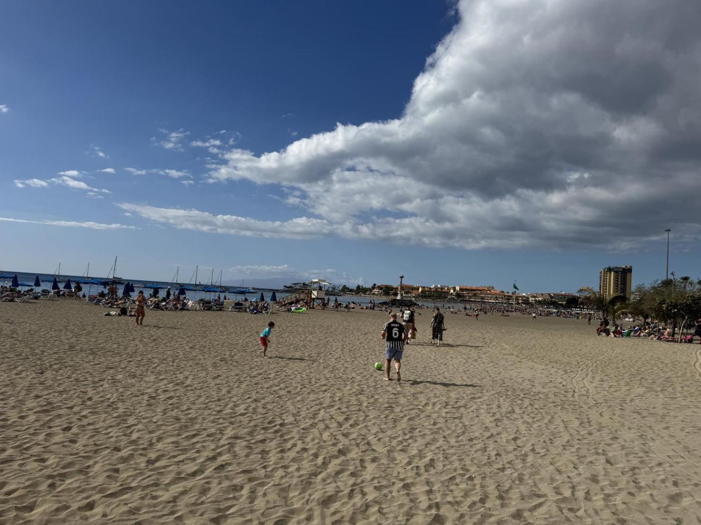 Heart of Los Cristianos Modern Apartment Close to the Sea in Tenerife