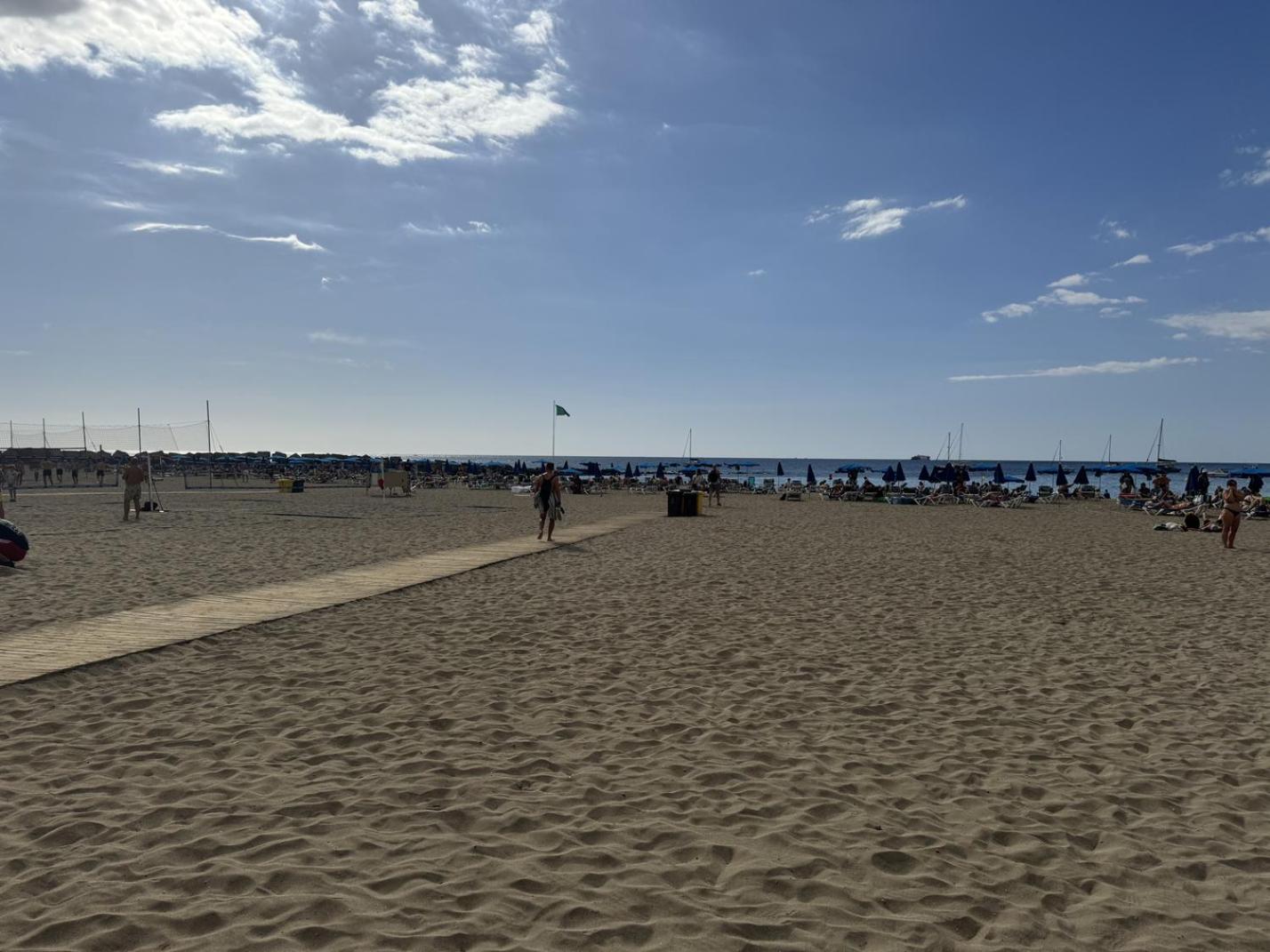 Heart of Los Cristianos Modern Apartment Close to the Sea in Tenerife