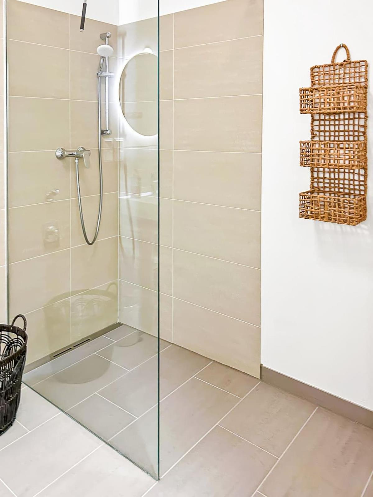 Zentrales Business Apartment mit Schlafzimmer