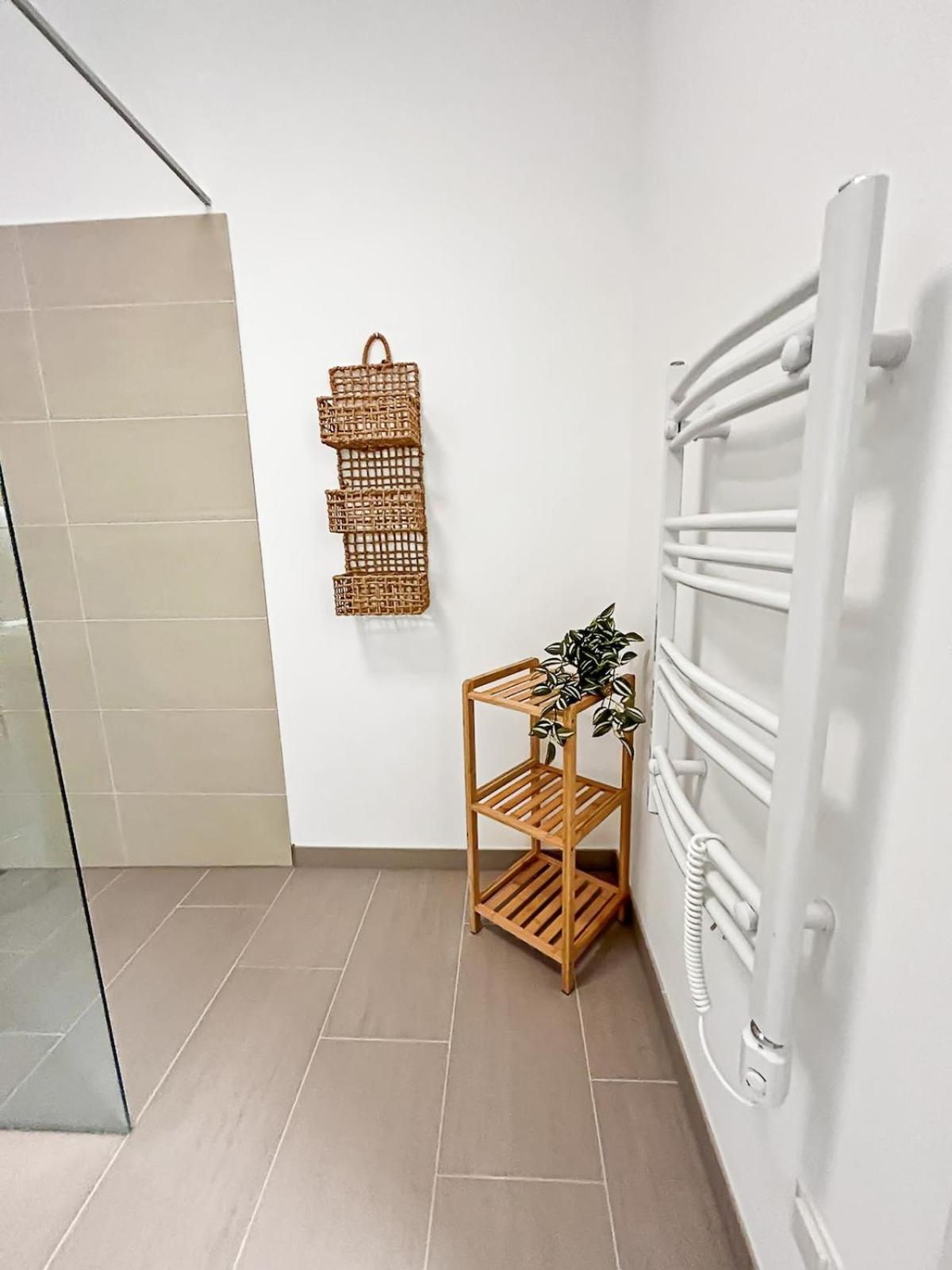 Zentrales Business Apartment mit Schlafzimmer