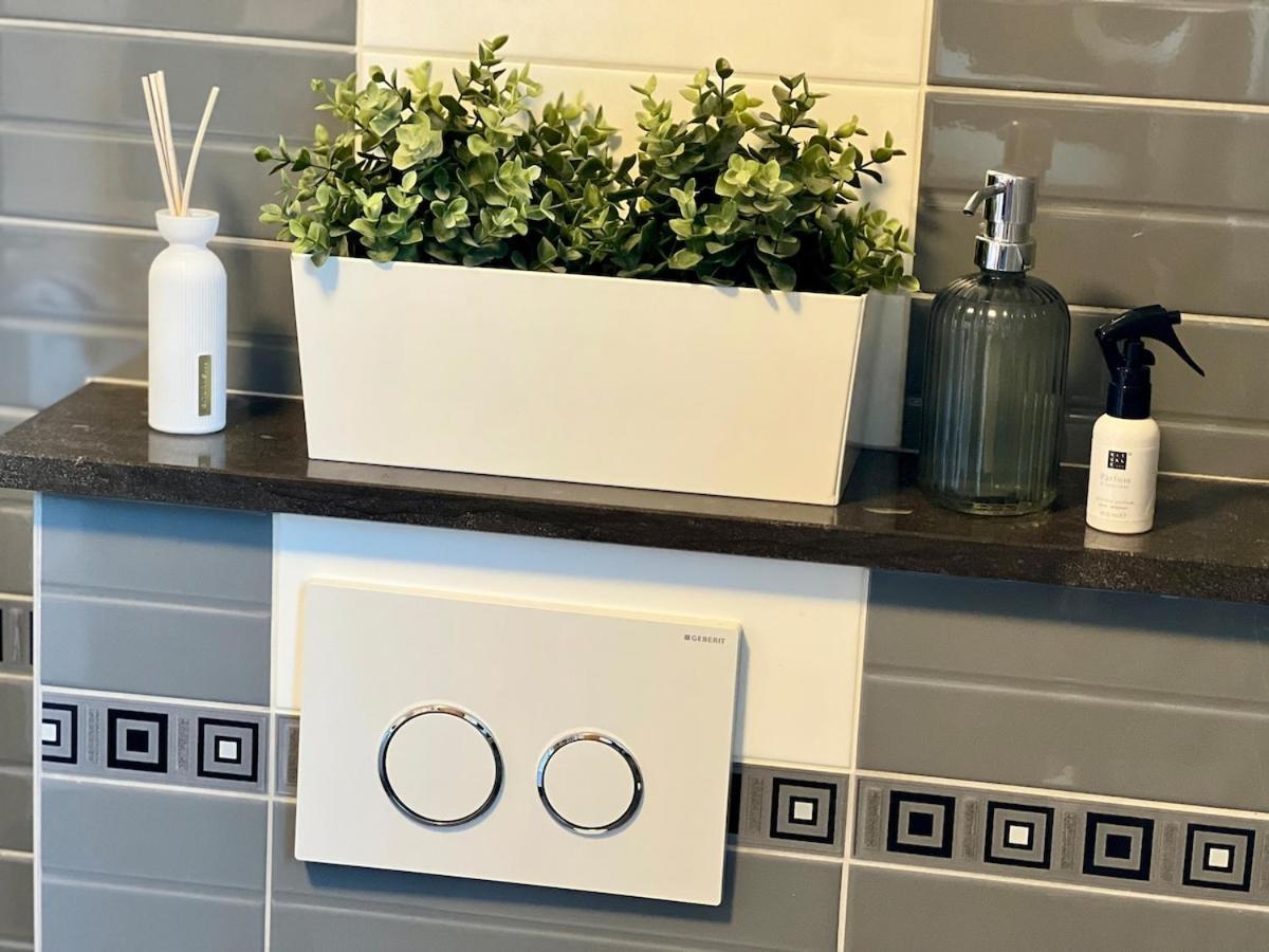 Isa'Bellescale - Fully equipped house 2km from Brussels South Airport