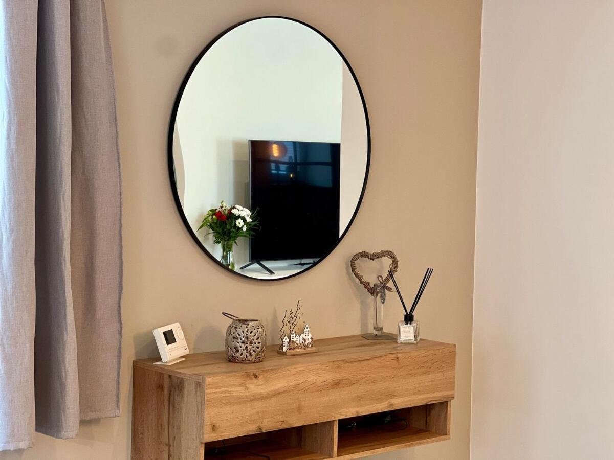 Isa'Bellescale - Fully equipped house 2km from Brussels South Airport