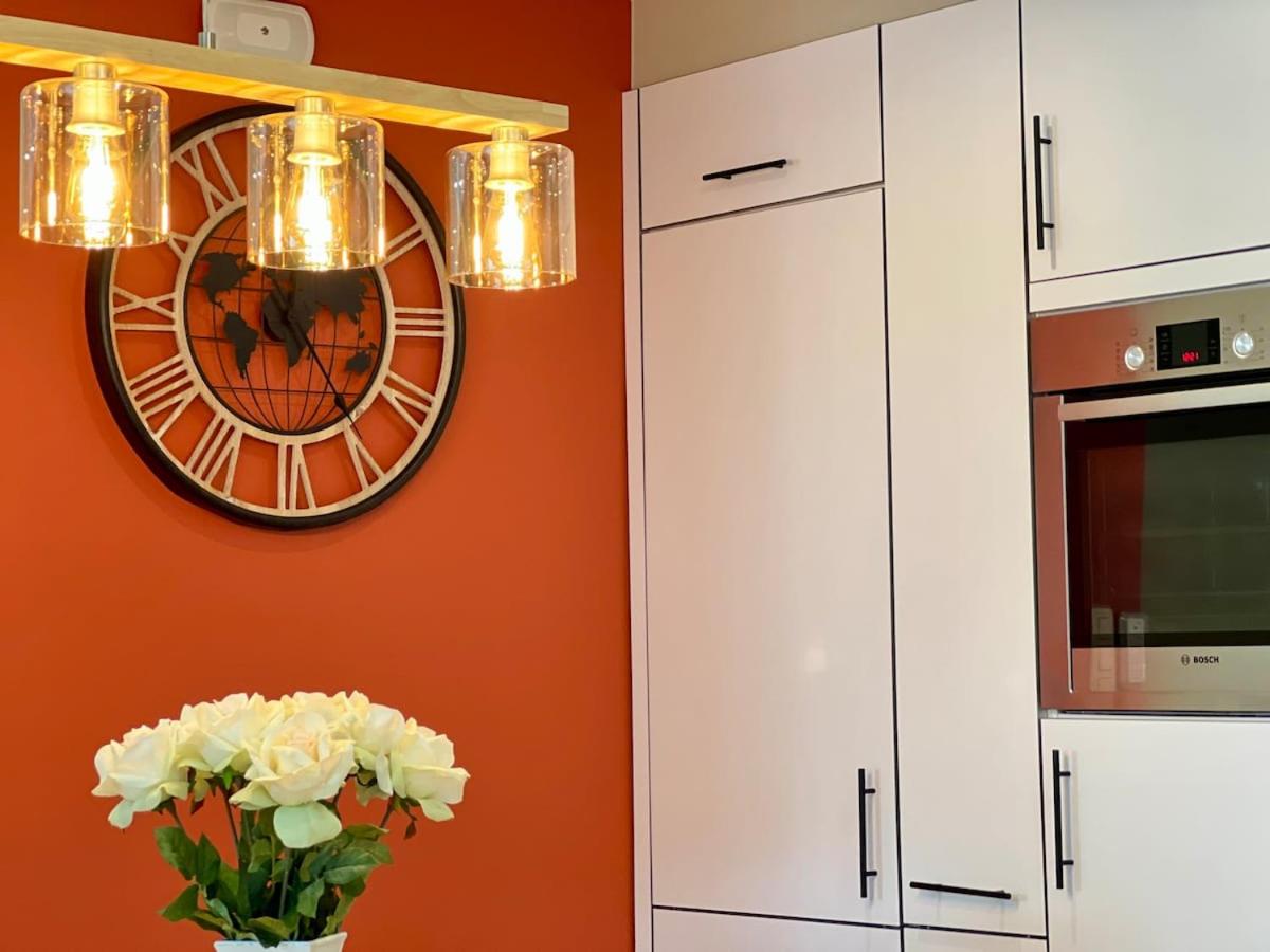Isa'Bellescale - Fully equipped house 2km from Brussels South Airport