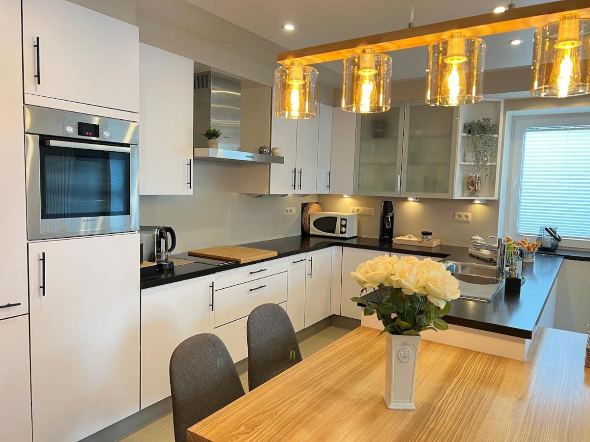 Isa'Bellescale - Fully equipped house 2km from Brussels South Airport