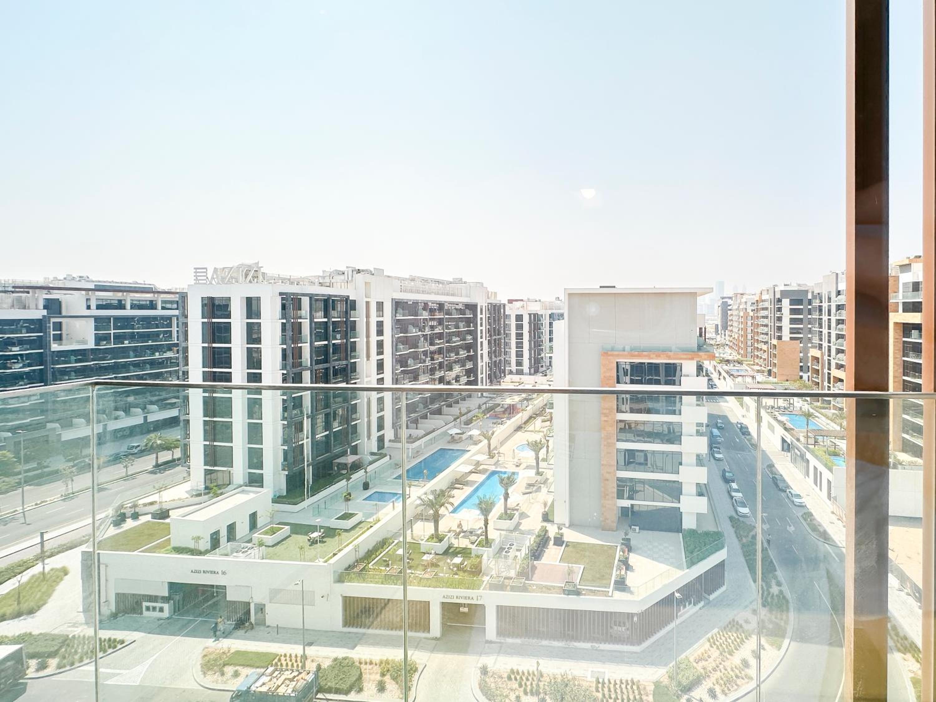Luxury 3BR near to Downtown - Burj Khalifa & Pool Views - 10 min to Dubai Mall