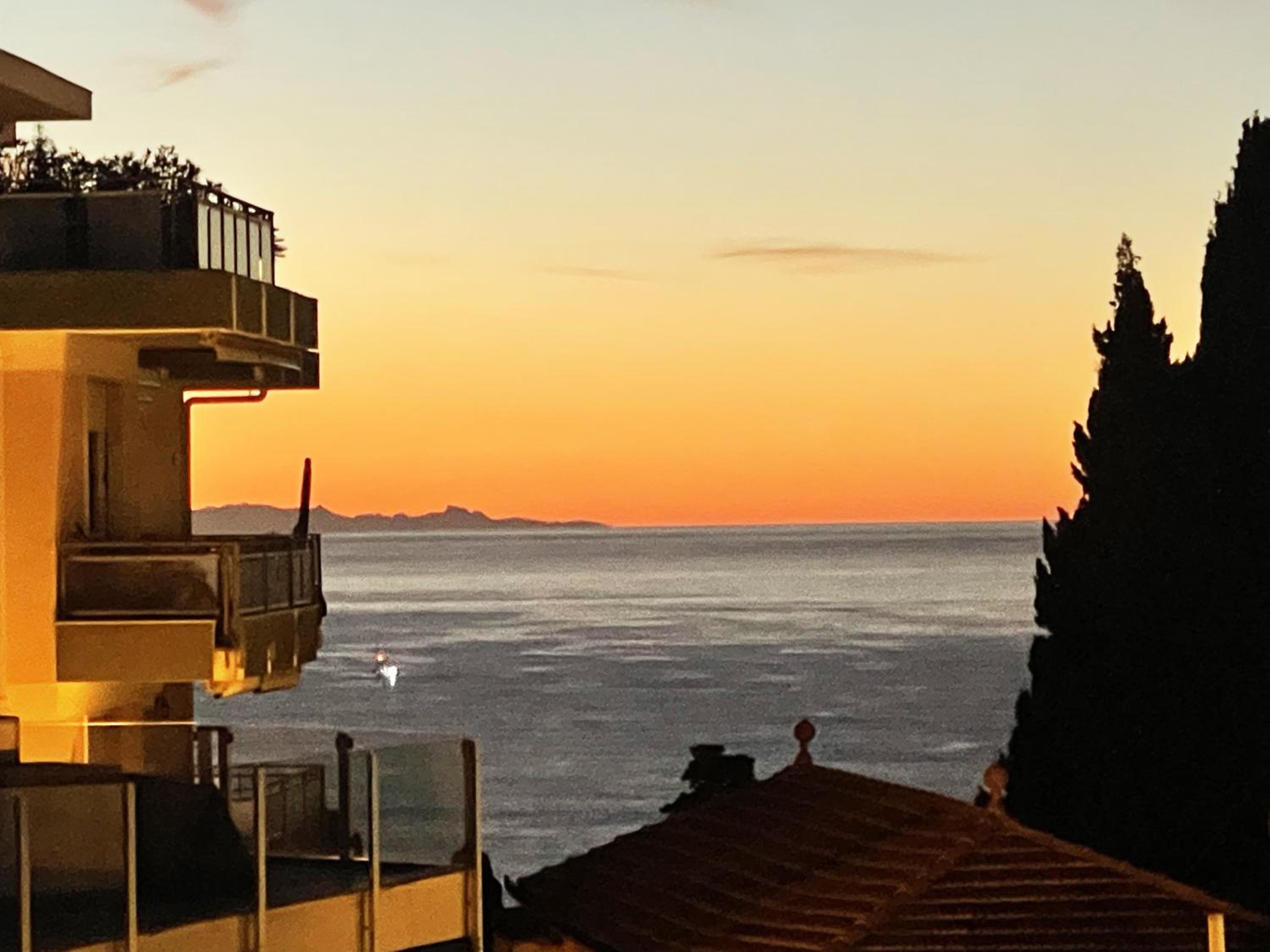 Sanremo vacanze zen vue mer 5 mn plage, 3 mn tennis club,Wifi