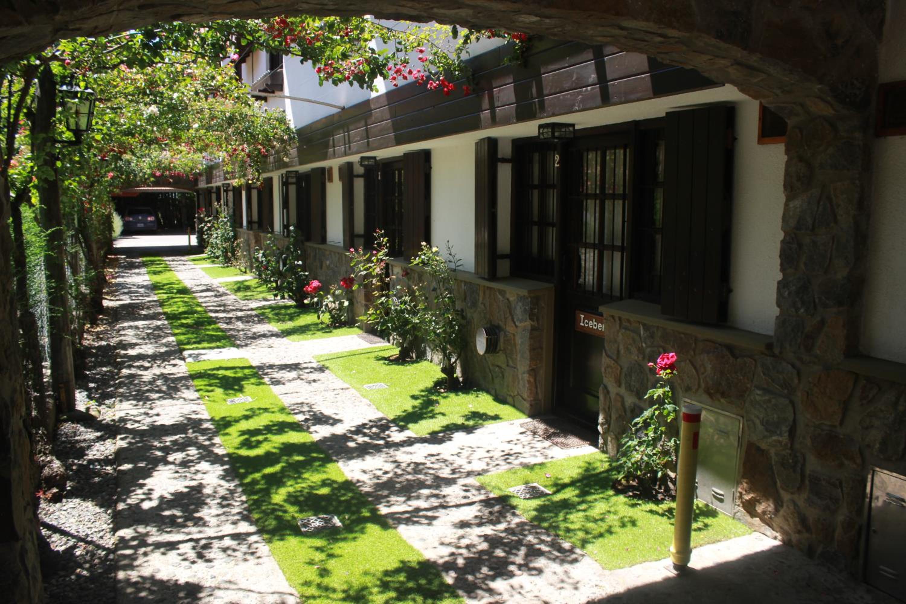 Apart Rose Garden