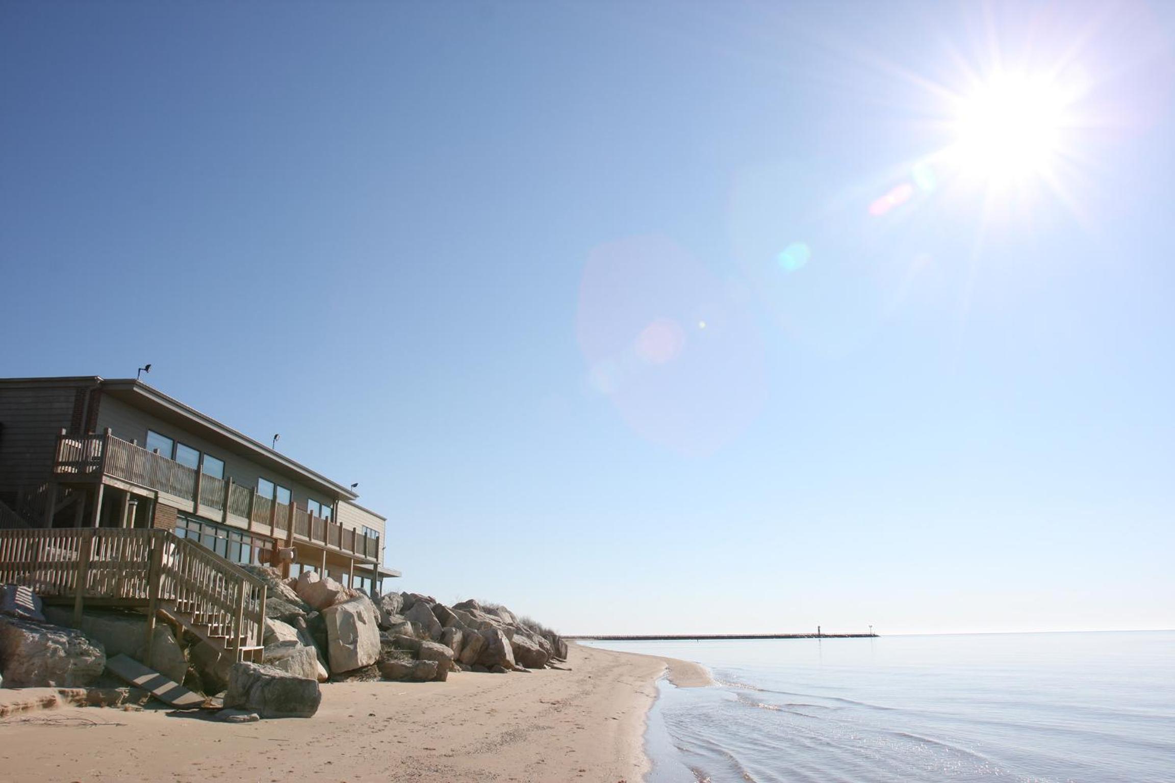 Lighthouse Inn - Two Rivers