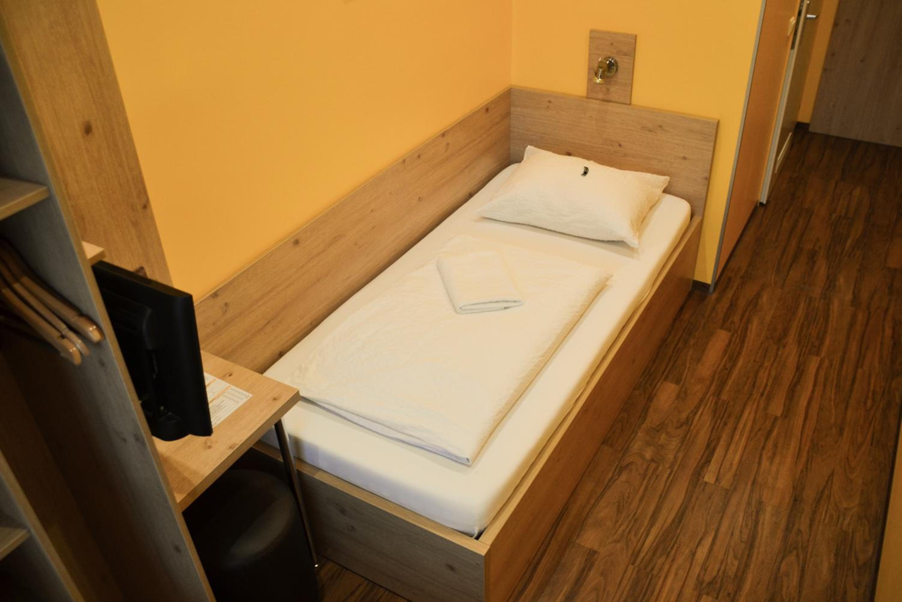 Do Step Inn Home - Hotel & Hostel