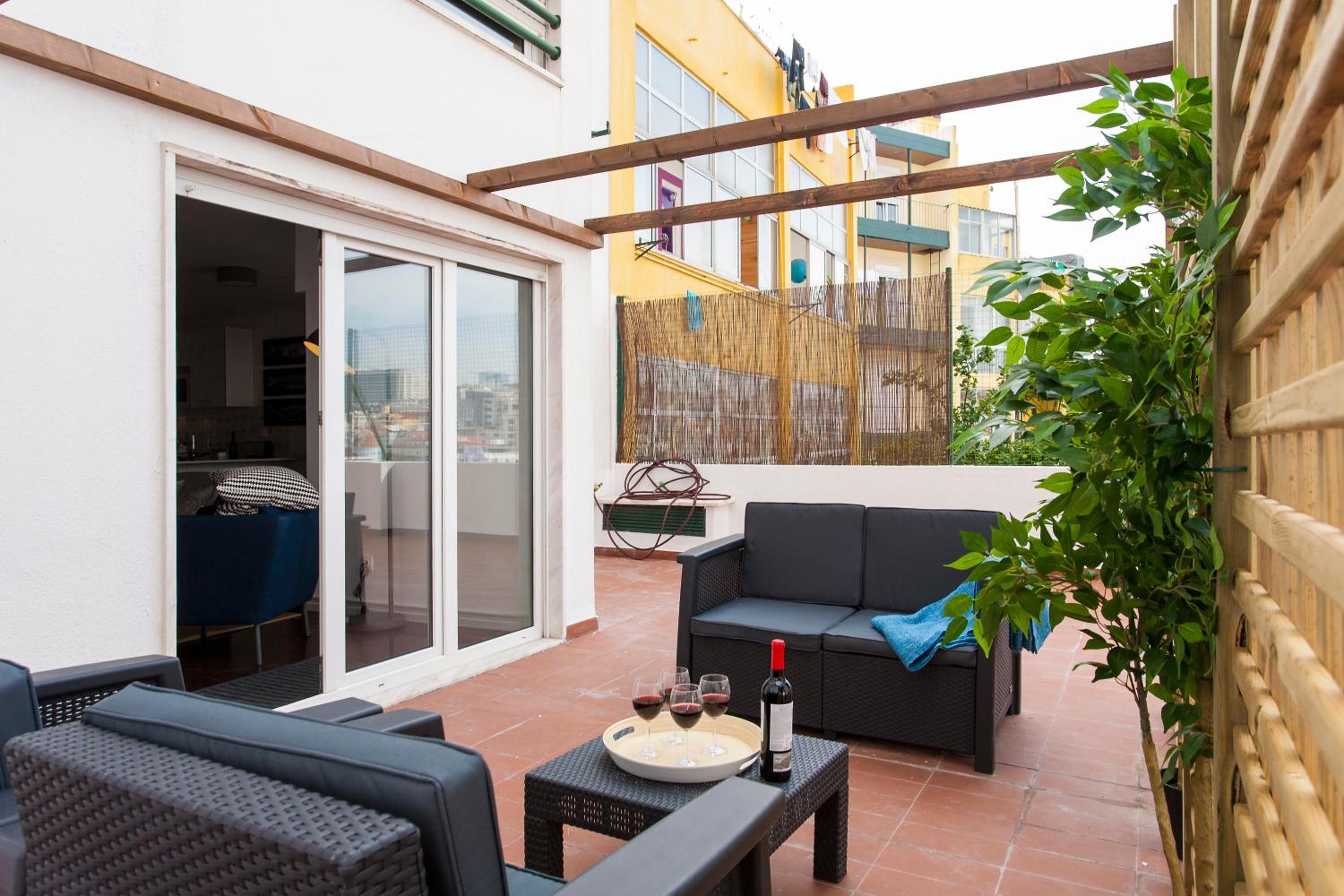 GuestReady - Stylish Flat Near Lisbon’s Iconic Ave view 2