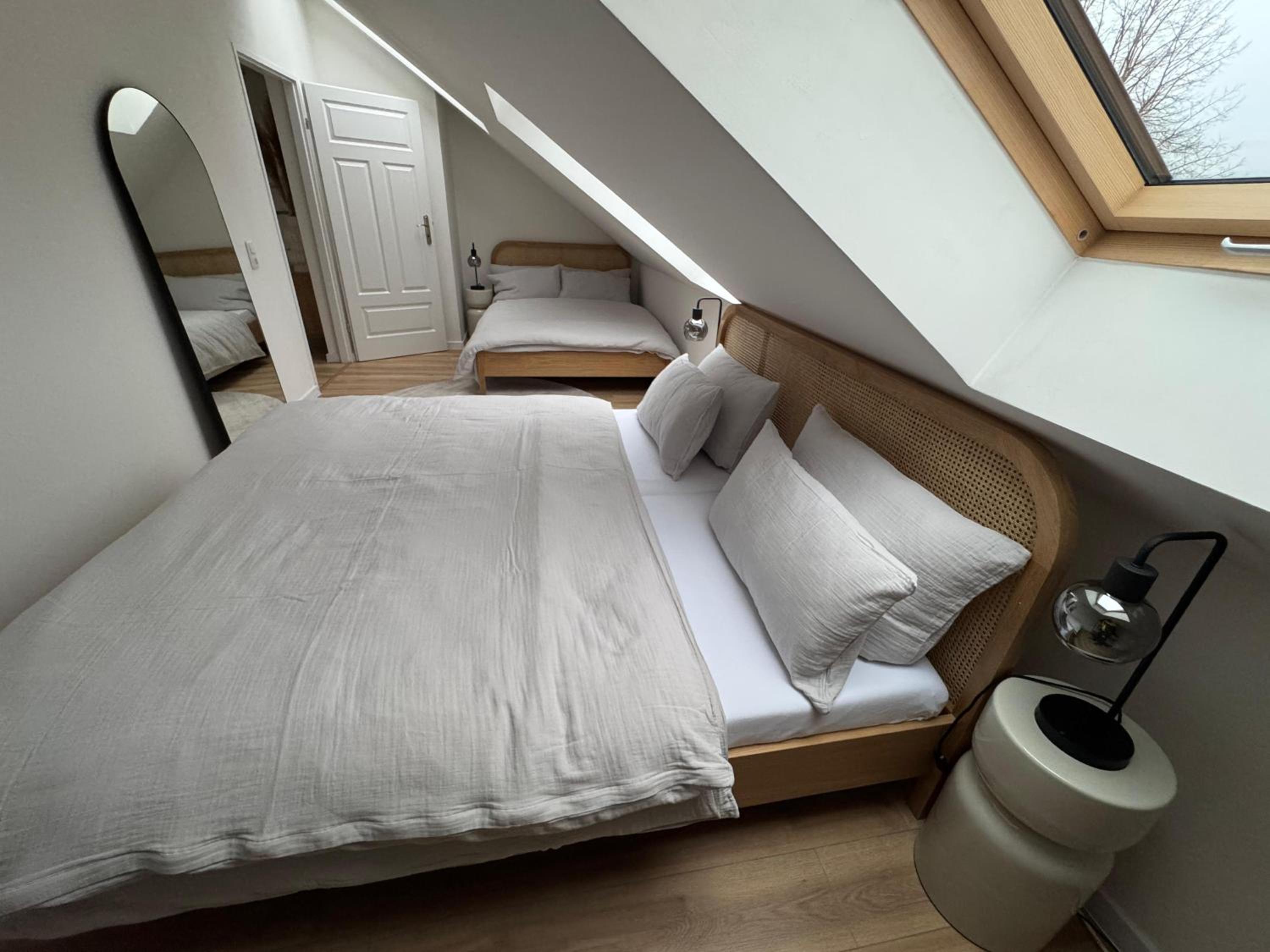 ApartNaest Radeberg - vollausgestattete 1 - bis 4-Zimmer Apartments l 24h Zugang per Code l Check-in Anleitung über Posteingang l Parkplatz auf Anfrage l F