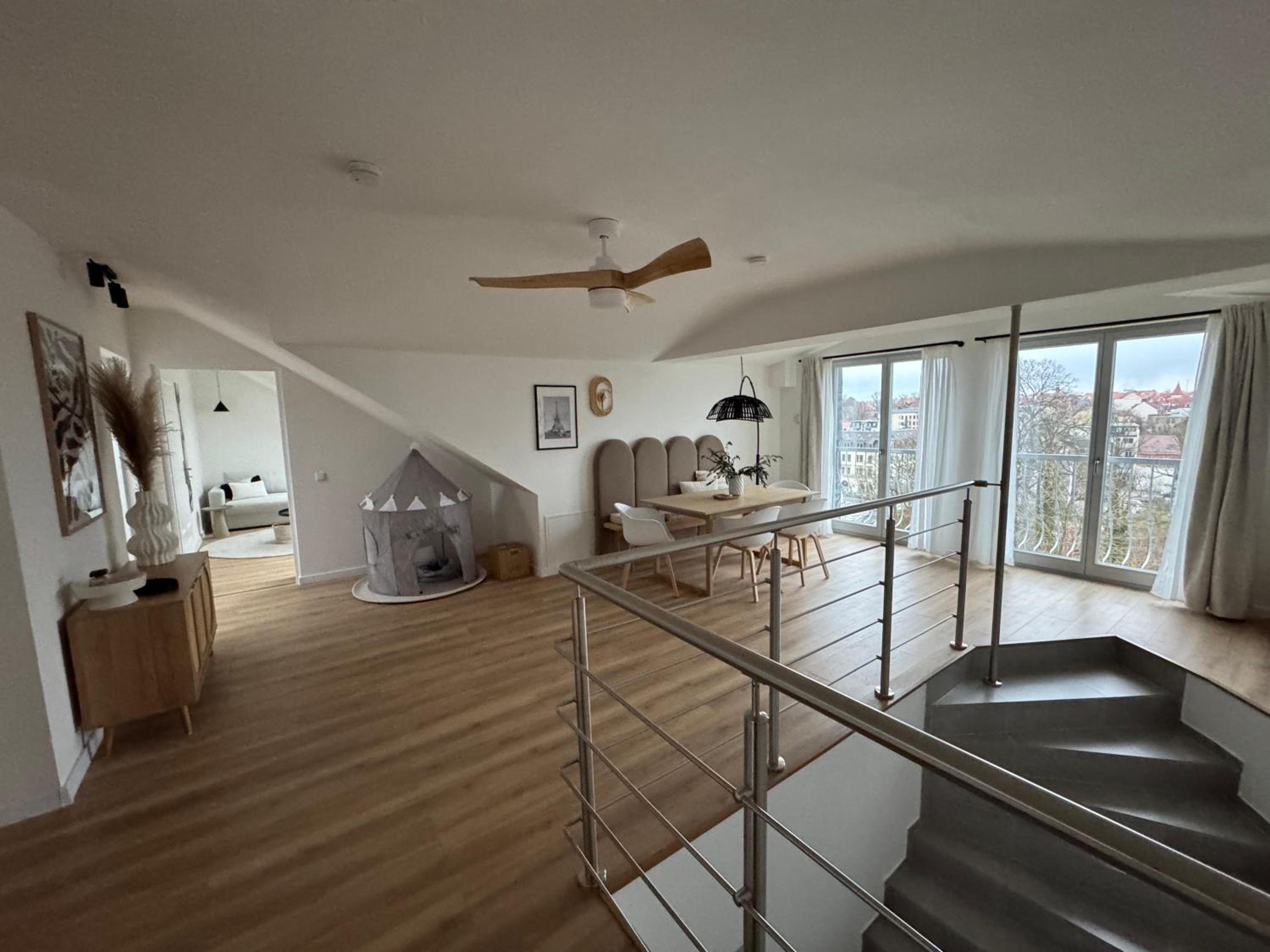 ApartNaest Radeberg - vollausgestattete 1 - bis 4-Zimmer Apartments l 24h Zugang per Code l Check-in Anleitung über Posteingang l Parkplatz auf Anfrage l F