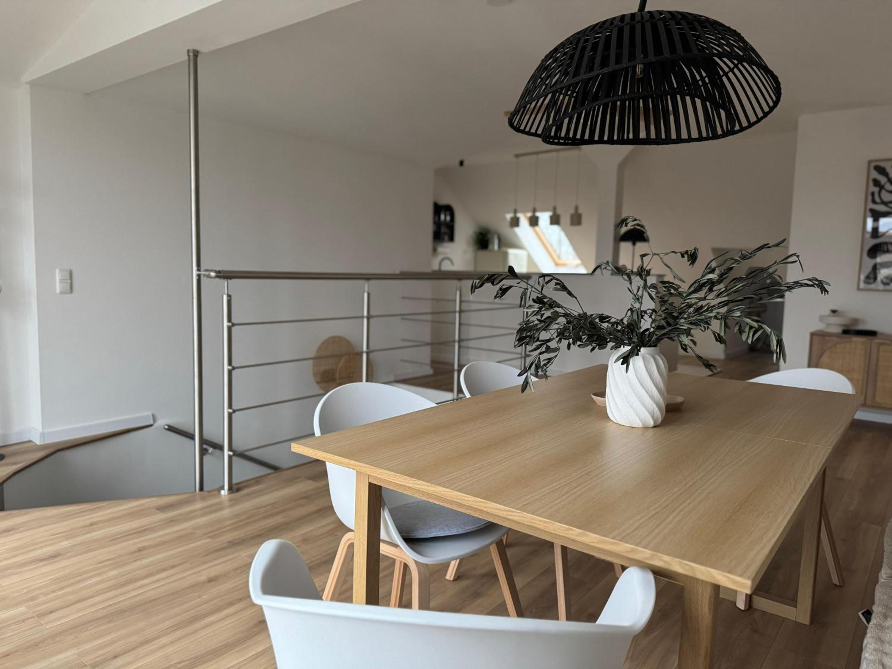 ApartNaest Radeberg - vollausgestattete 1 - bis 4-Zimmer Apartments l 24h Zugang per Code l Check-in Anleitung über Posteingang l Parkplatz auf Anfrage l F