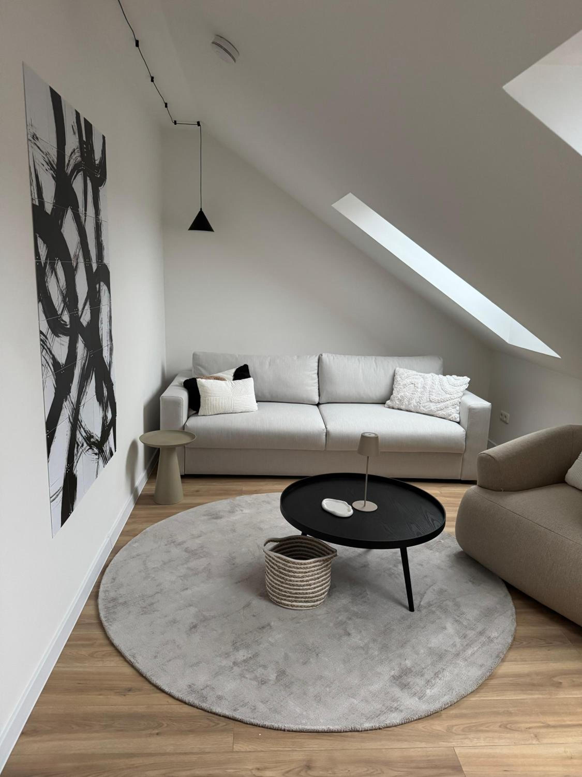 ApartNaest Radeberg - vollausgestattete 1 - bis 4-Zimmer Apartments l 24h Zugang per Code l Check-in Anleitung über Posteingang l Parkplatz auf Anfrage l F