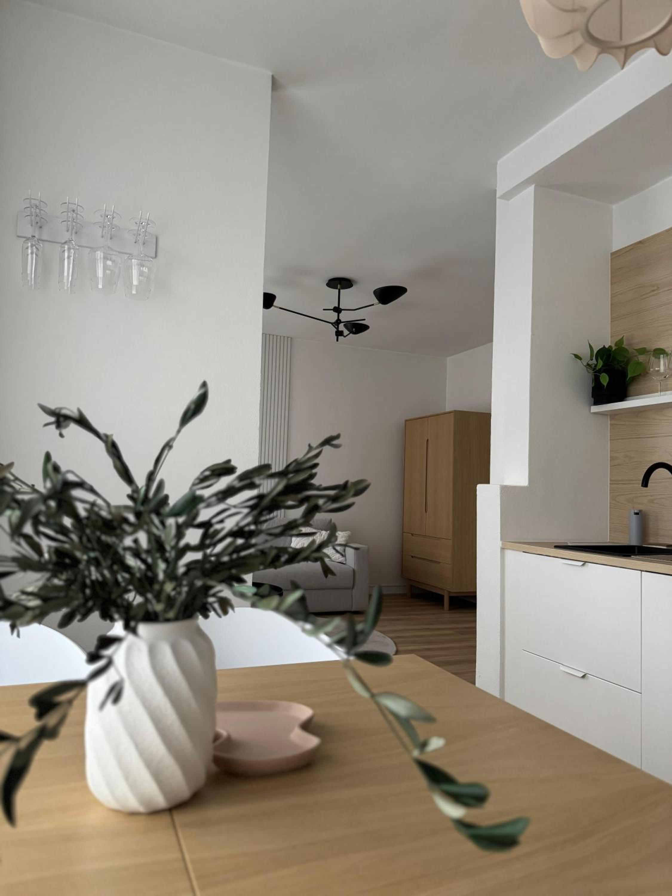 ApartNaest Radeberg - vollausgestattete 1 - bis 4-Zimmer Apartments l 24h Zugang per Code l Check-in Anleitung über Posteingang l Parkplatz auf Anfrage l F