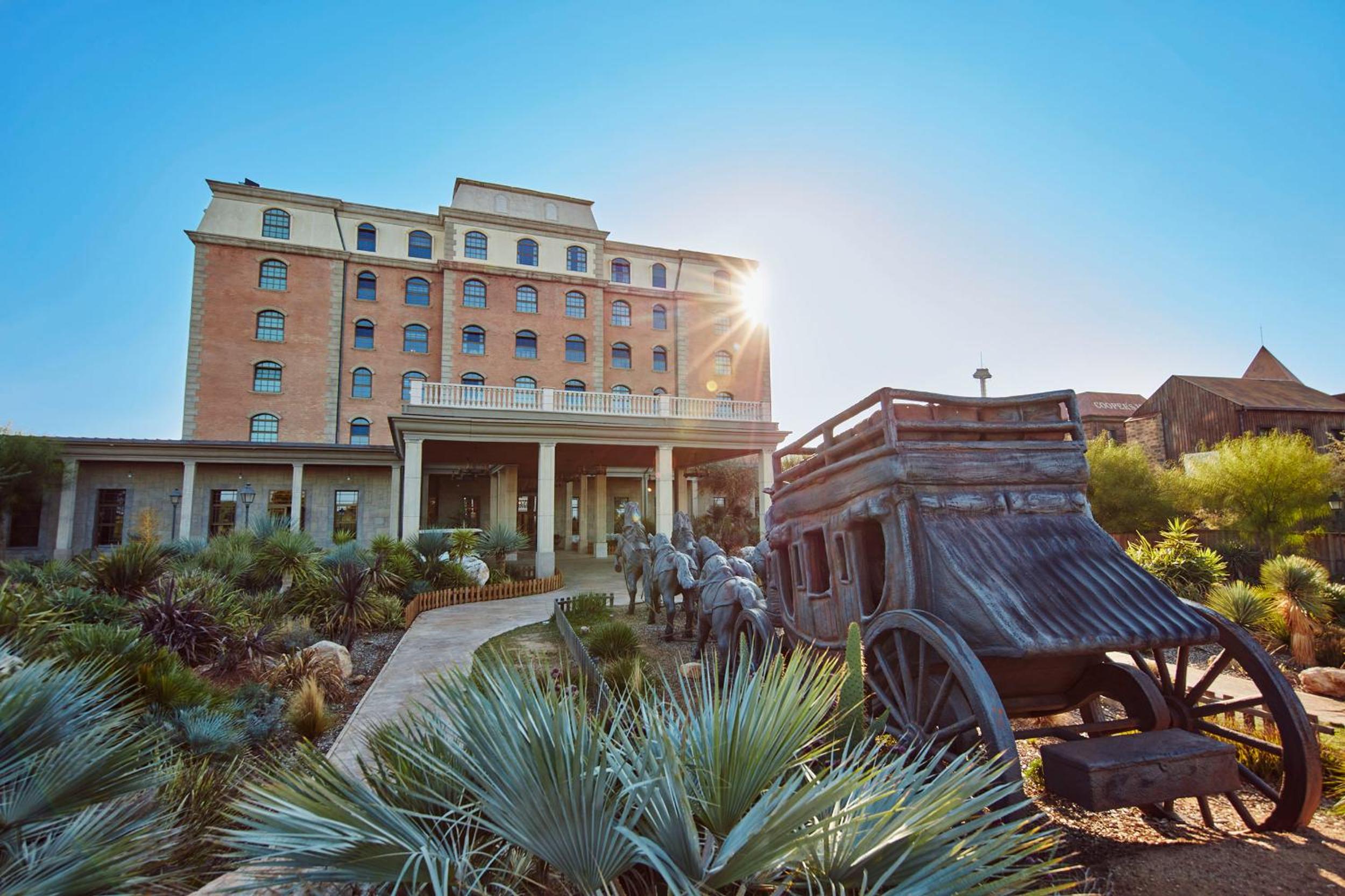 Hotel PortAventura Hotel Gold River - Includes unlimited access to PortAventura Park & 1 access to Ferrari Land - Image 1