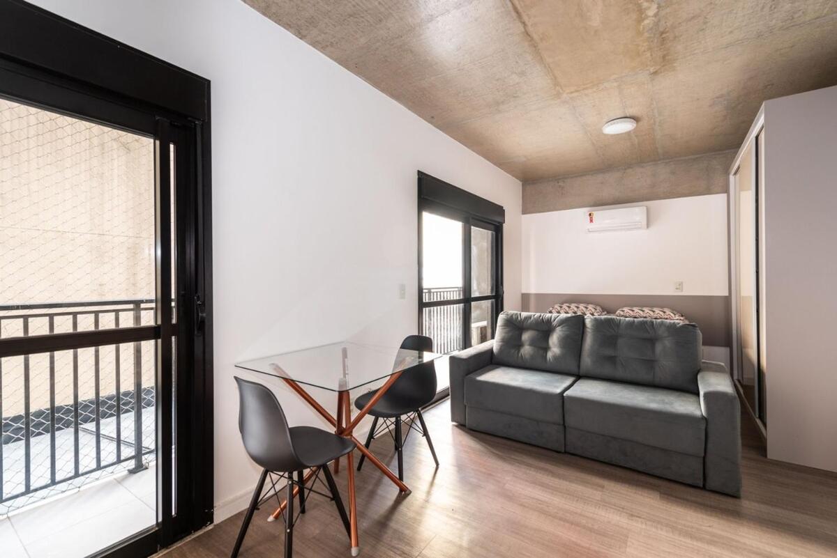 36 New studio balcony Paulista