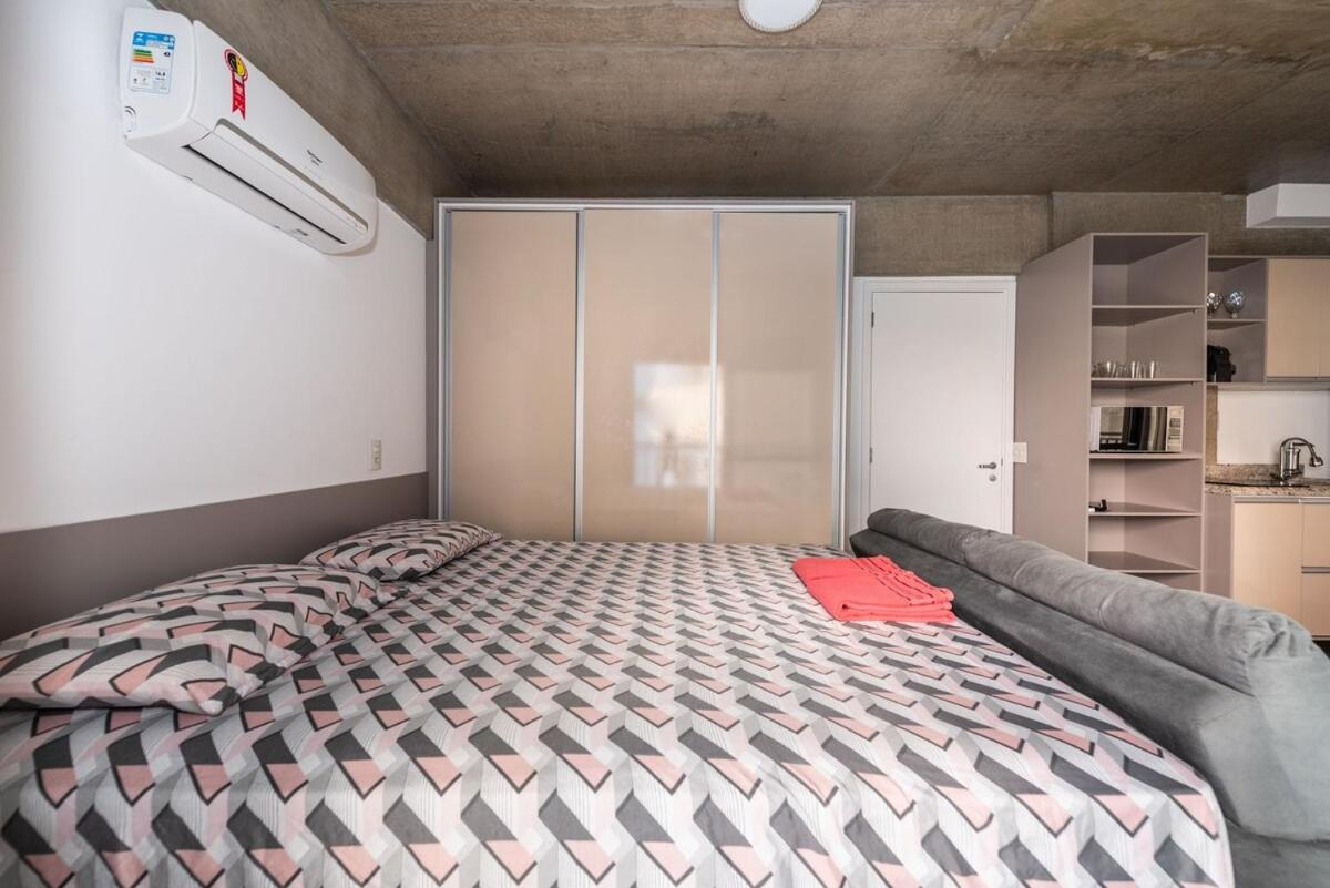 36 New studio balcony Paulista