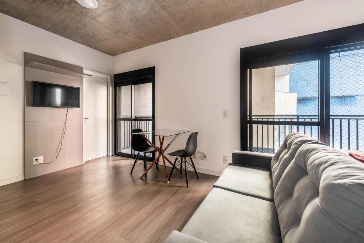 36 New studio balcony Paulista