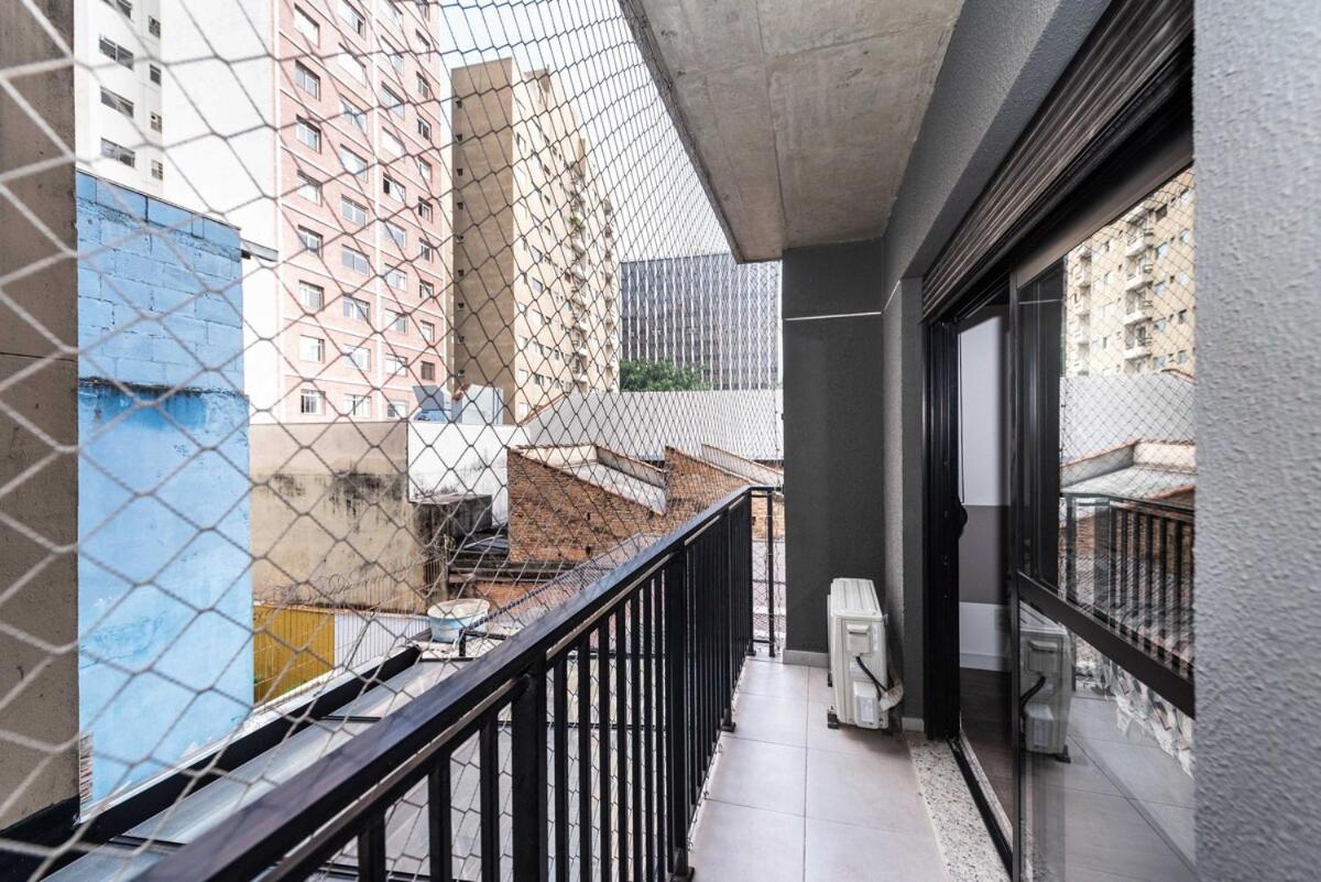 36 New studio balcony Paulista